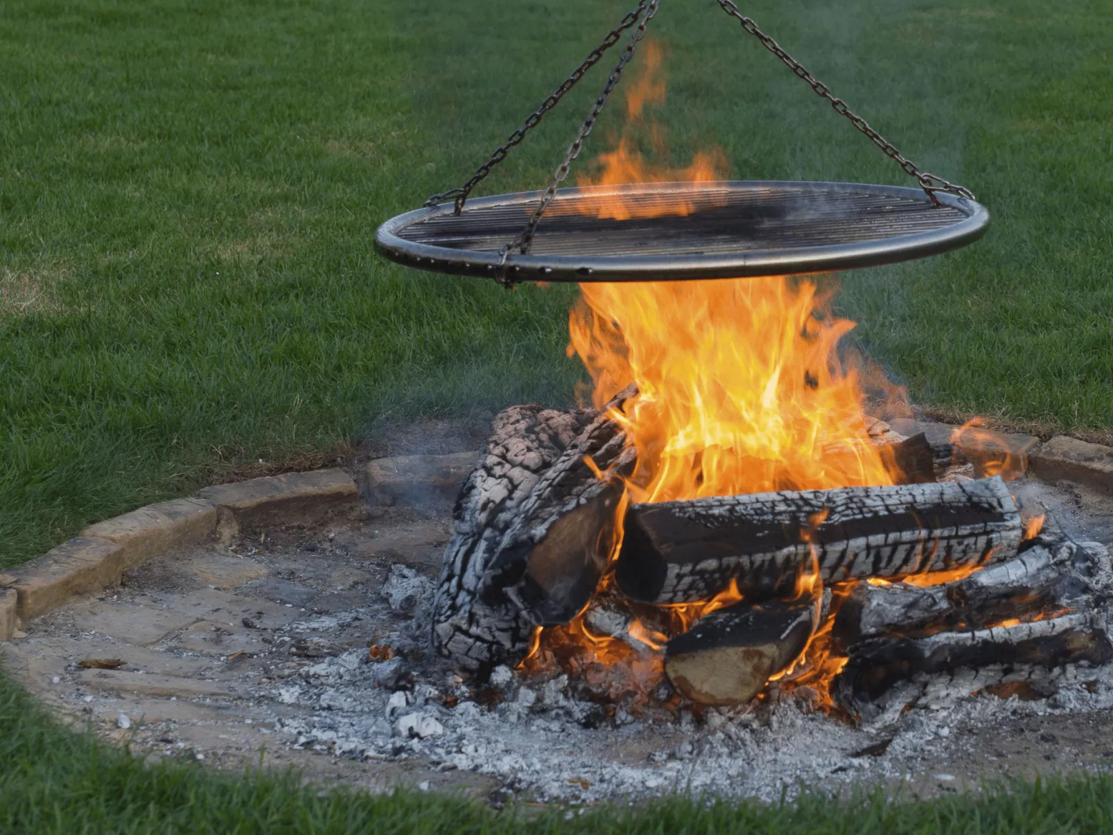 In Brandenburg An Der Havel mit Terrasse, Garten und Grill-Buiten