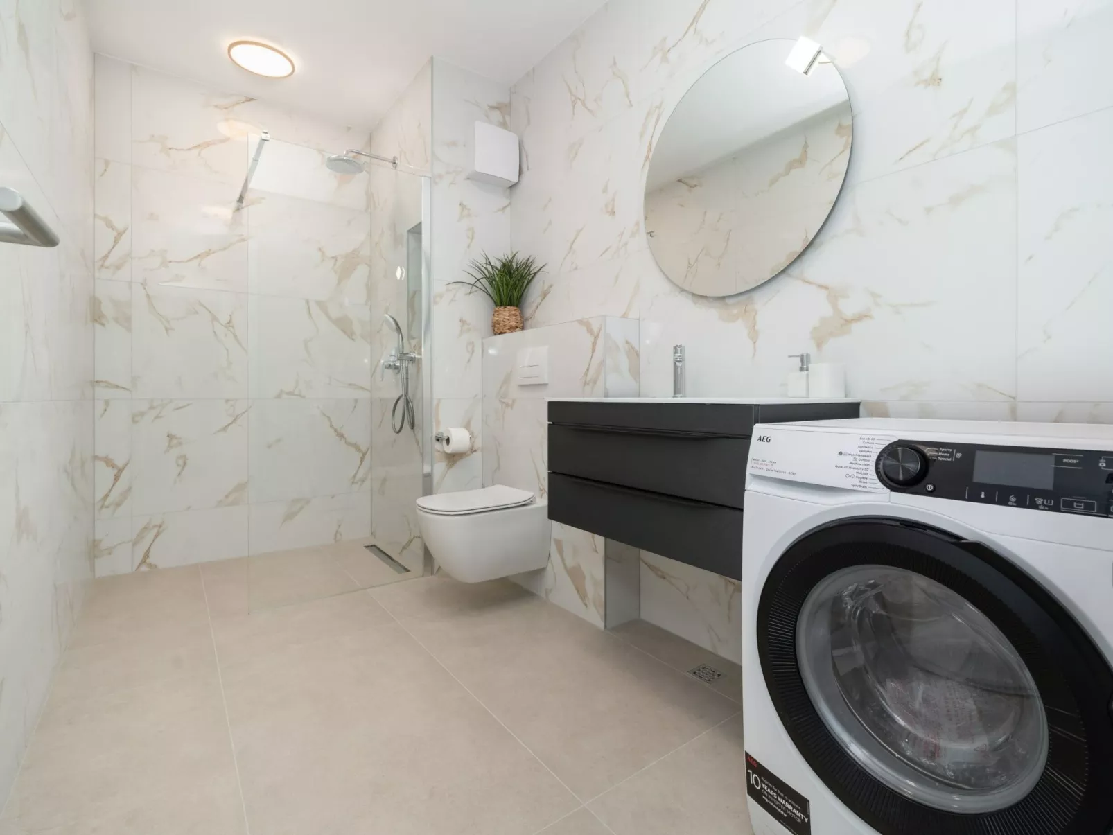 Neue Villa Adore-Binnen