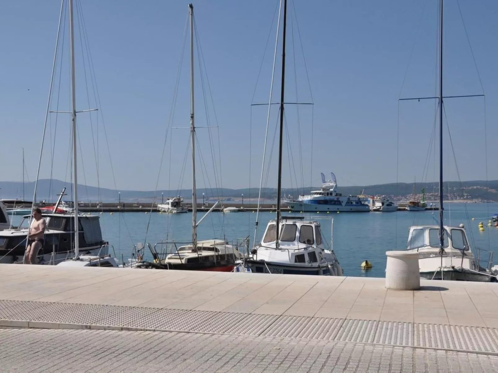 Wohnung mit Balkon und Meerblick-Image-tags.info