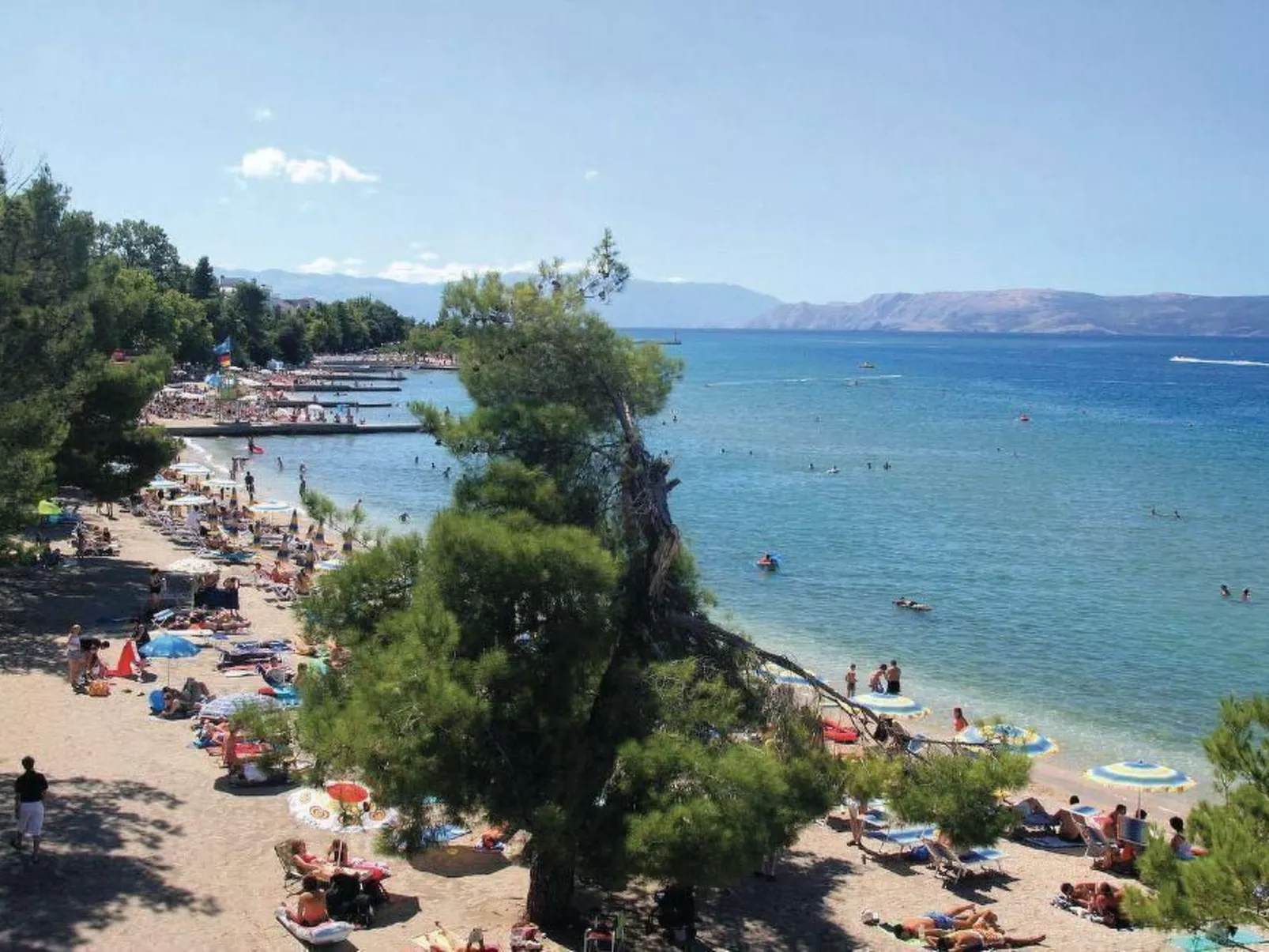 Großes Ferienhaus mit eigenem Pool und Terrasse-Image-tags.info