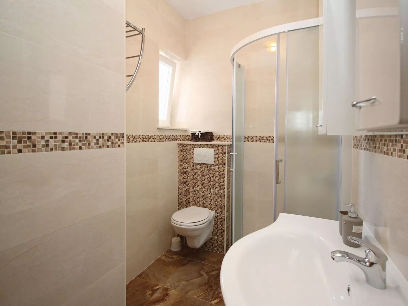 Wohnung in Baška mit Eigenem Balkon - Binnen