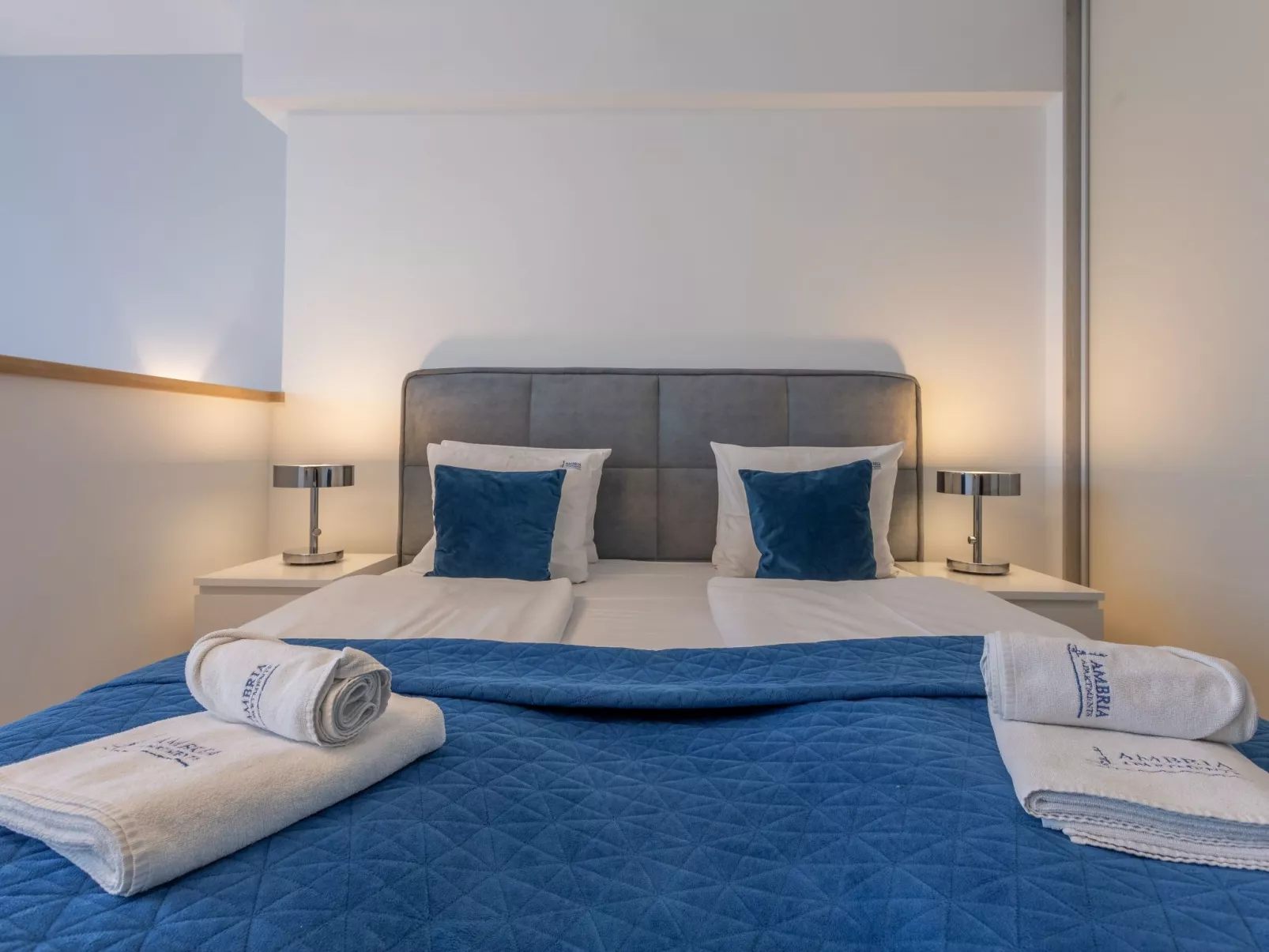 Helle Ferienwohnung Albus direkt am Strand-Image-tags.info