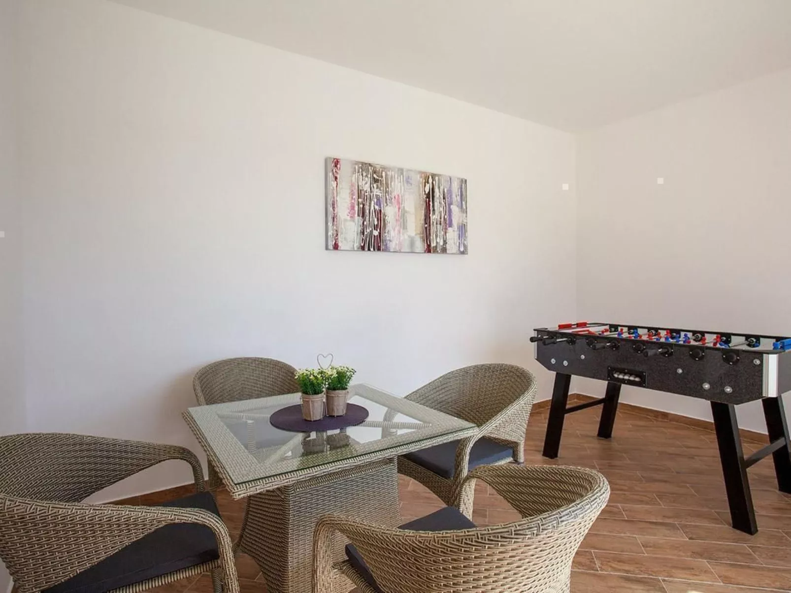 Luxuriöses Ferienhaus mit Pool direkt am Meer-Binnen