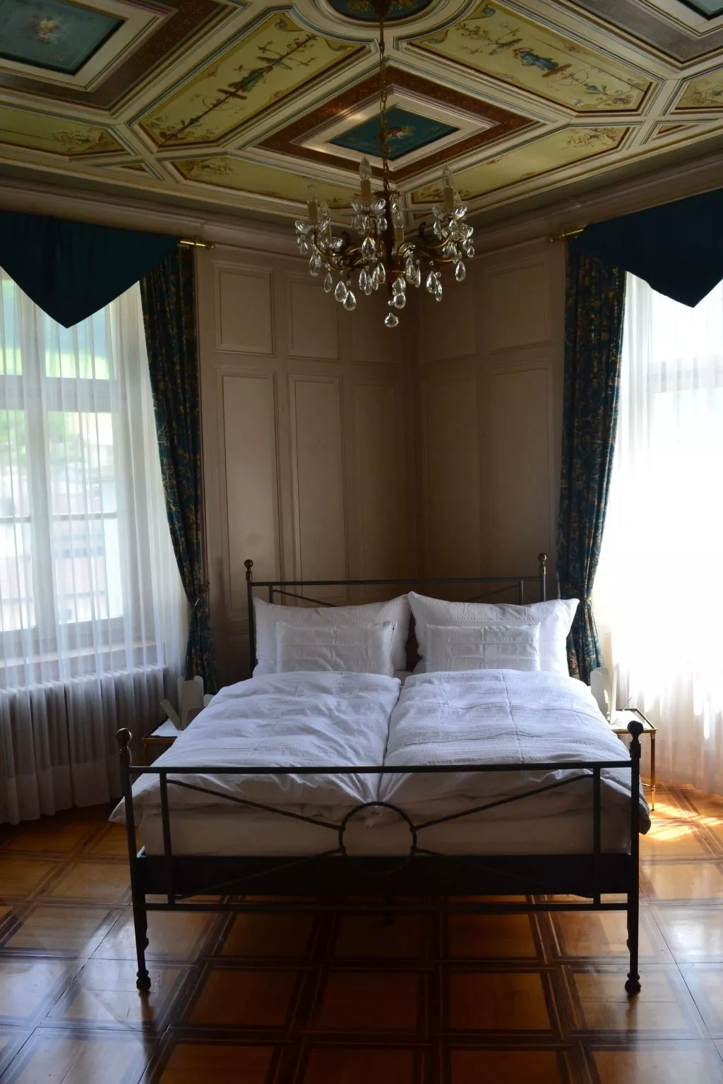 Weisse Villa-Image-tags.info