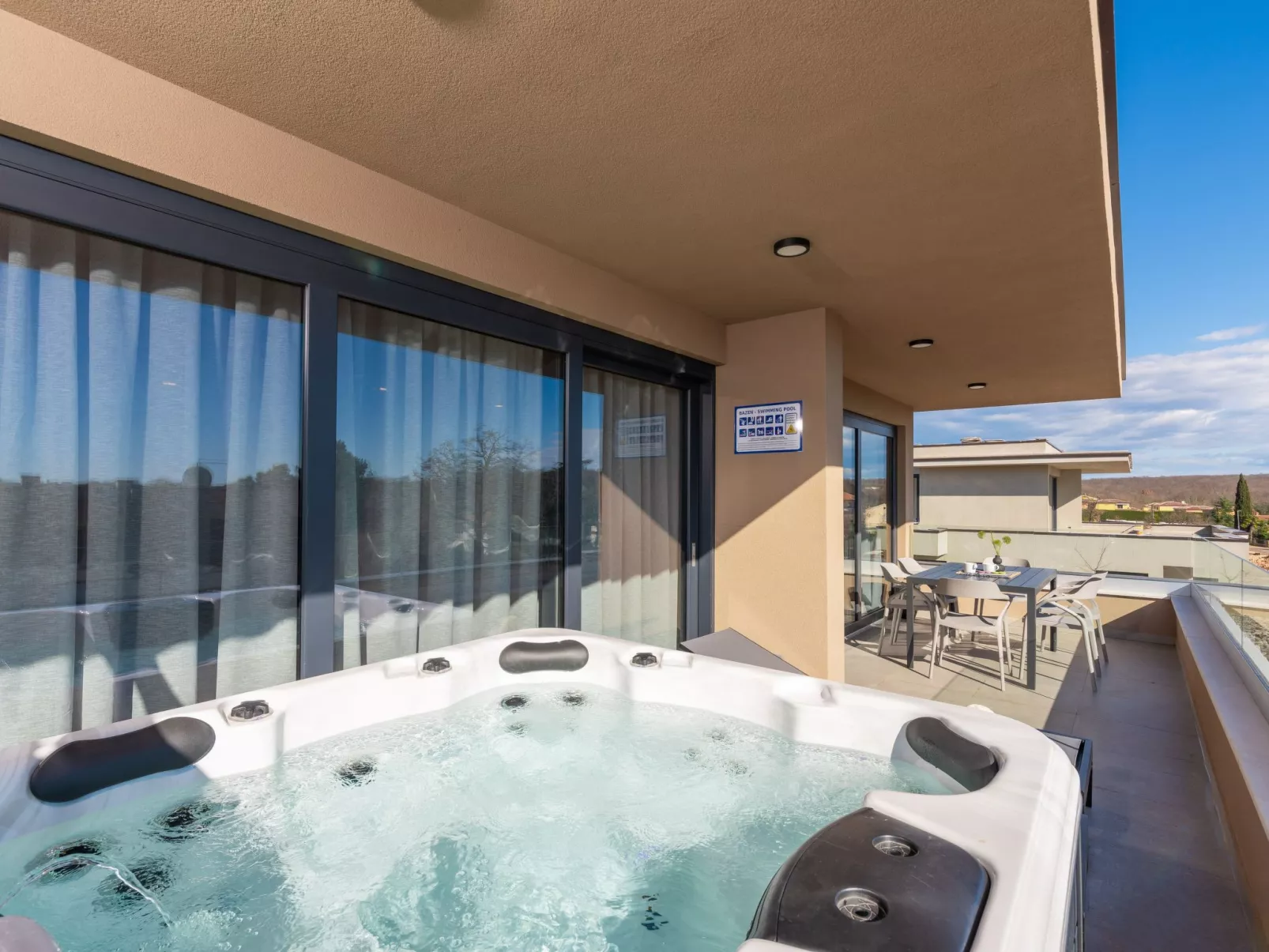 Quercus Village APP 2 mit jacuzzi-Buiten