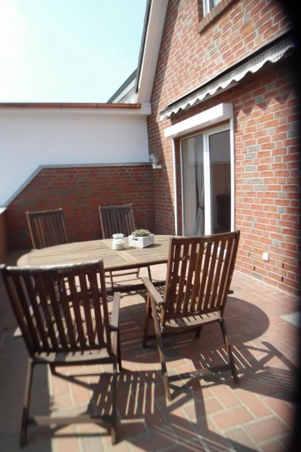 Mit Garten und Stellplatz-Buiten