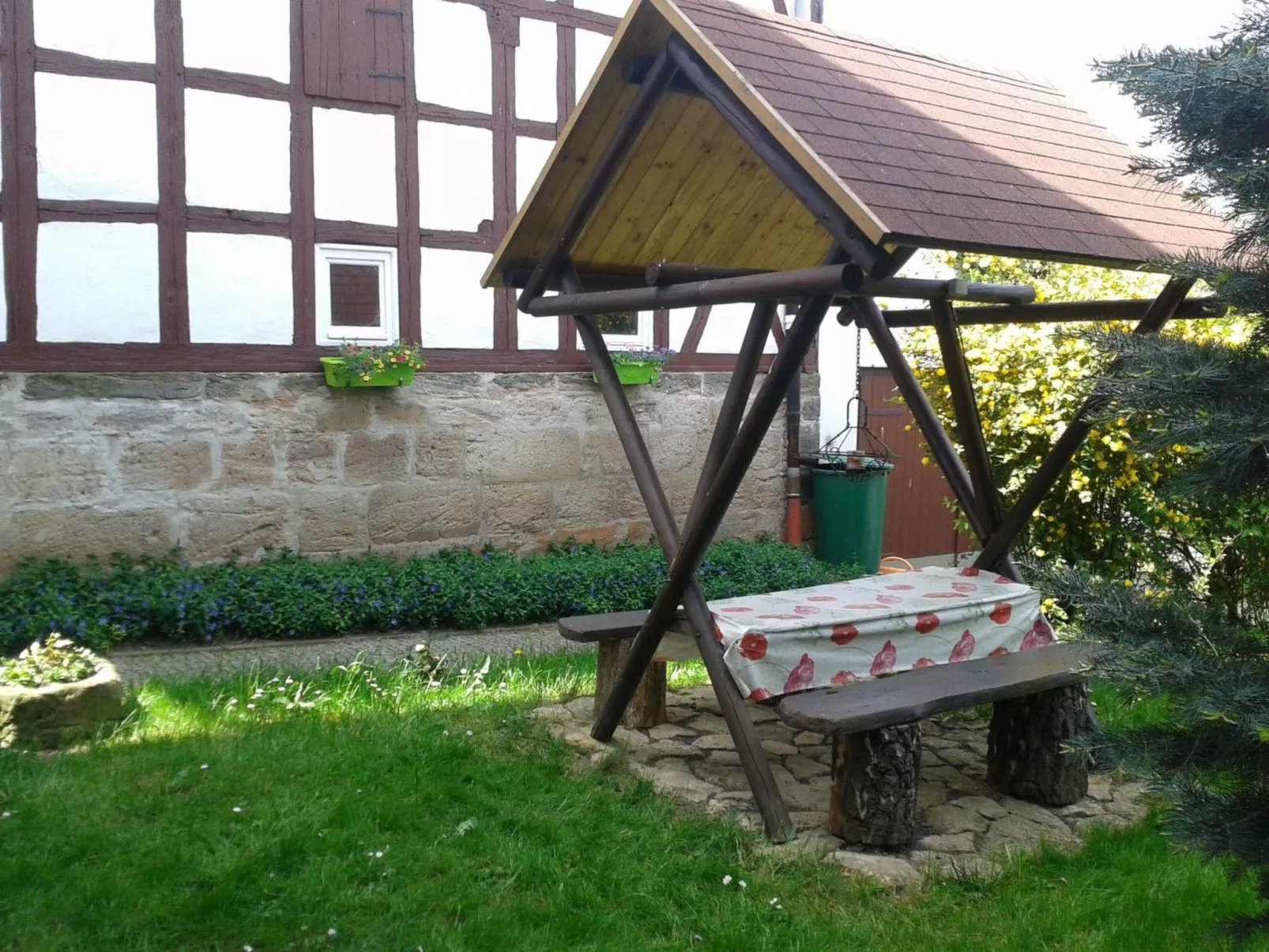 Gemütliche Ferienwohnung mit Garten-Image-tags.info