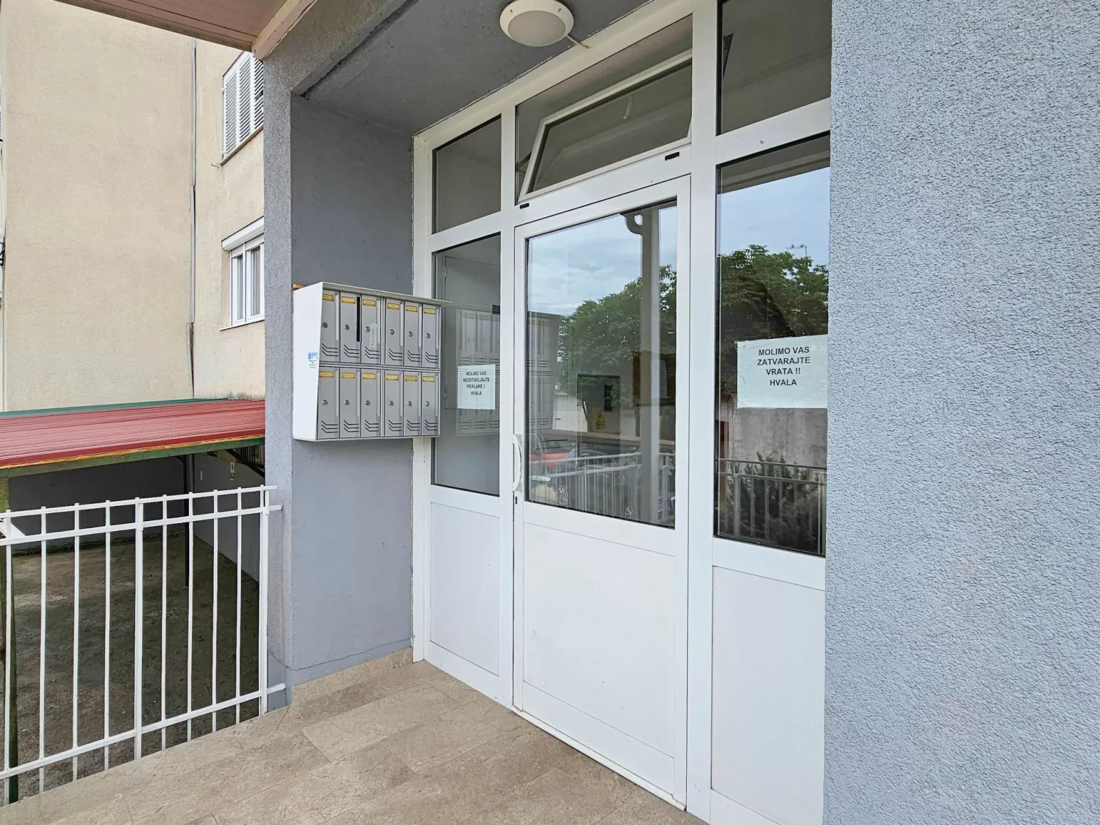 "Olga" mit Balkon-Buiten