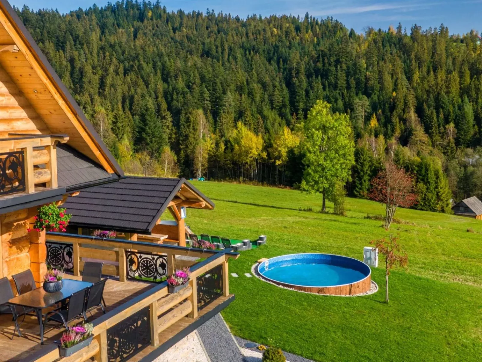 Mit Entspannung im Jacuzzi-Binnen