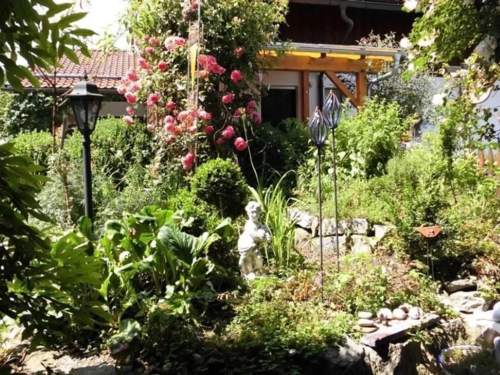 Gemütliche Ferienwohnung in Weiherhäuser mit Garten und Terrasse-Buiten