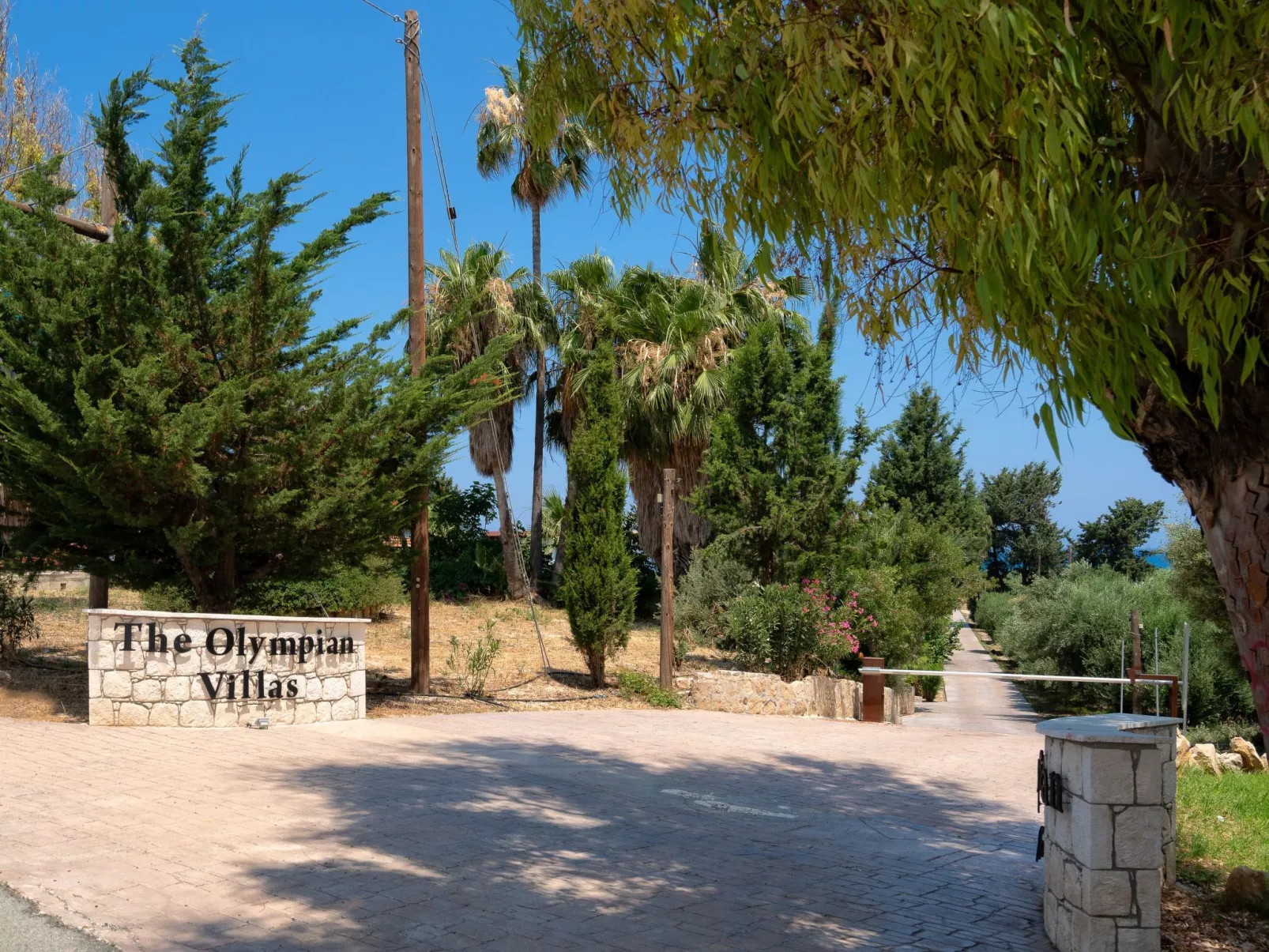Schönes Ferienhaus mit Balkon in Polis Chrysochous-Buiten