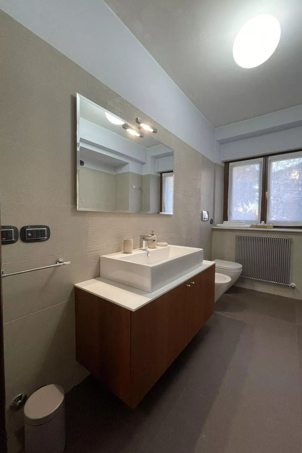 GROSSE LUXUSWOHNUNG-Binnen