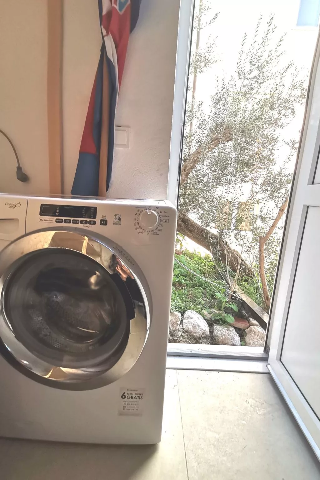 Weiße Idylle auf dem blauen Meer-Buiten