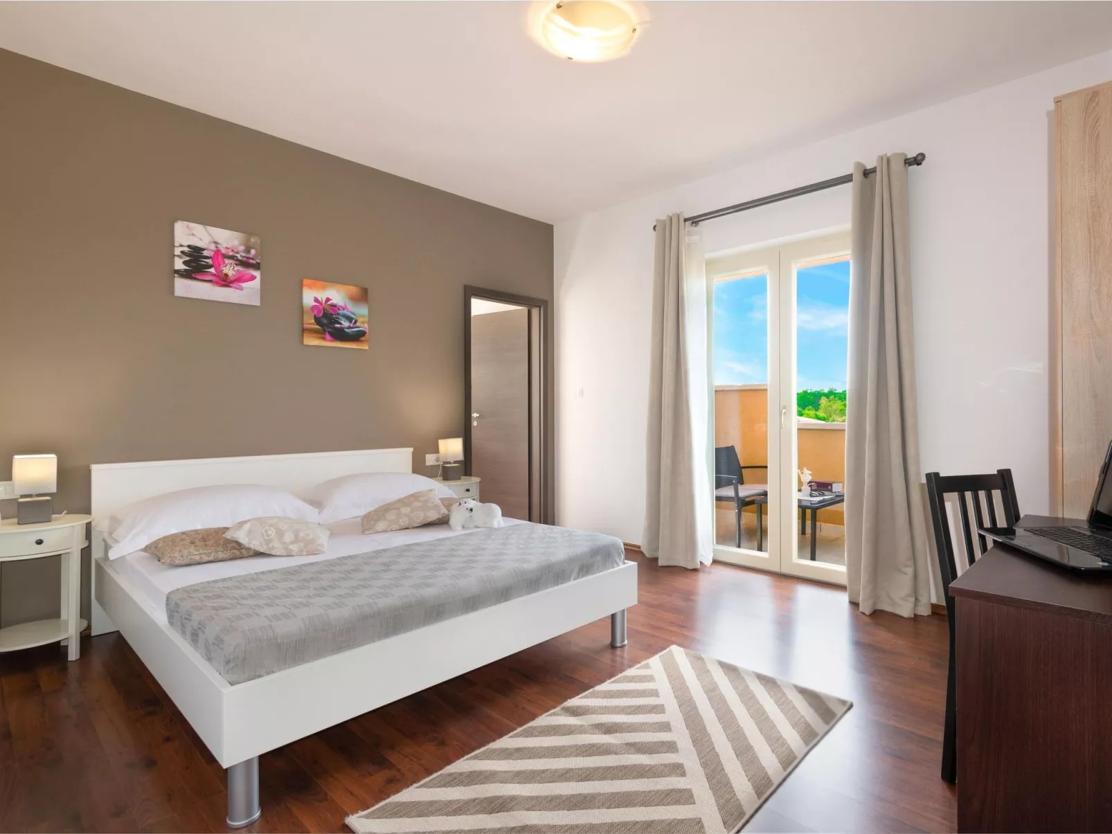 Private Villa mit Panoramablick-Binnen