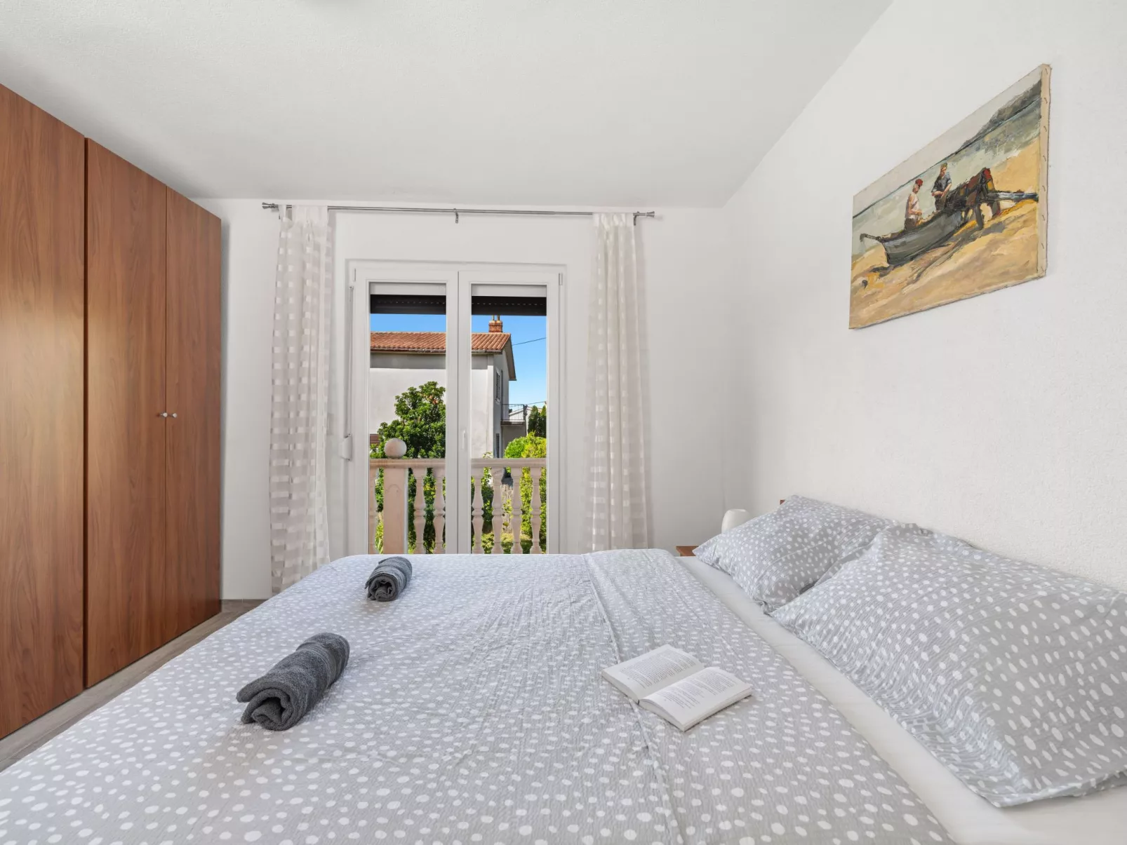 Villa Fortuna für bis zu 9 Personen und mit beheiztem Aussenpool-Binnen