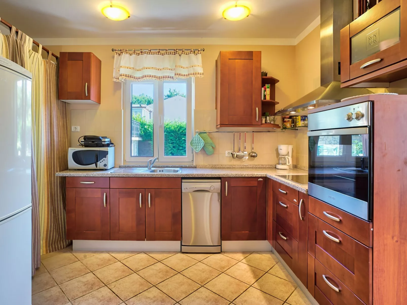 "Ines" mit Whirlpool-Binnen