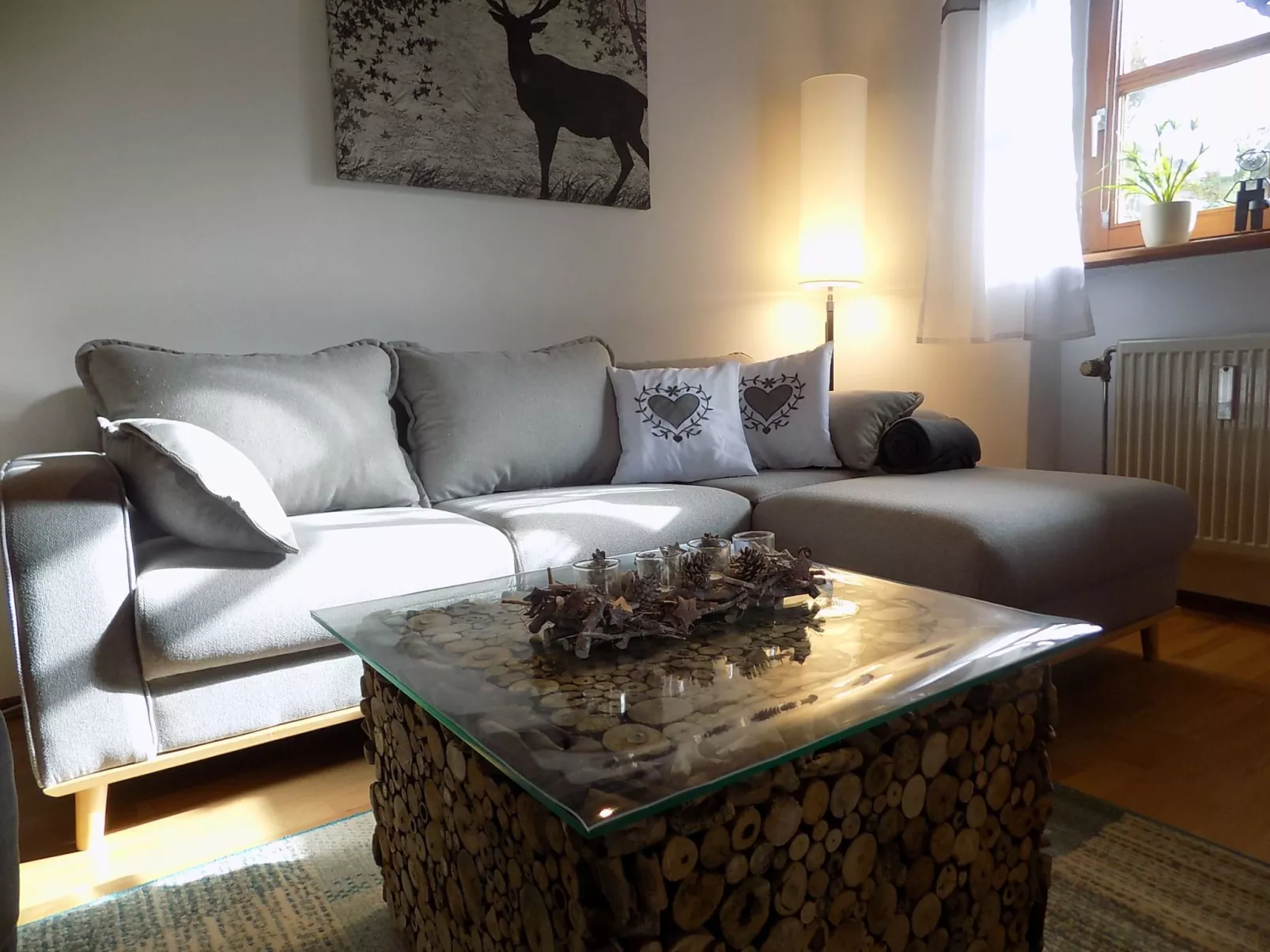 Wohnung mit möblierter Terrasse und Waldblick-Image-tags.info