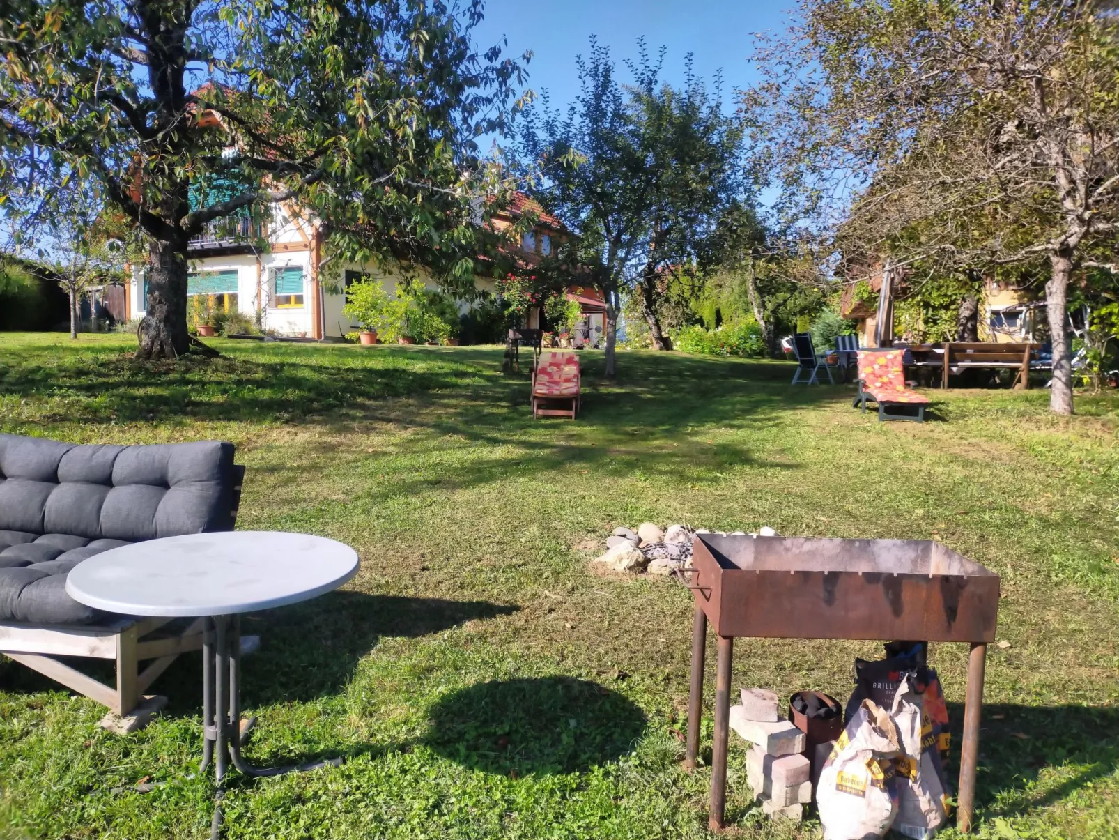 Idyllische Panorama-Südwohnung in Wörtherseenähe-Buiten