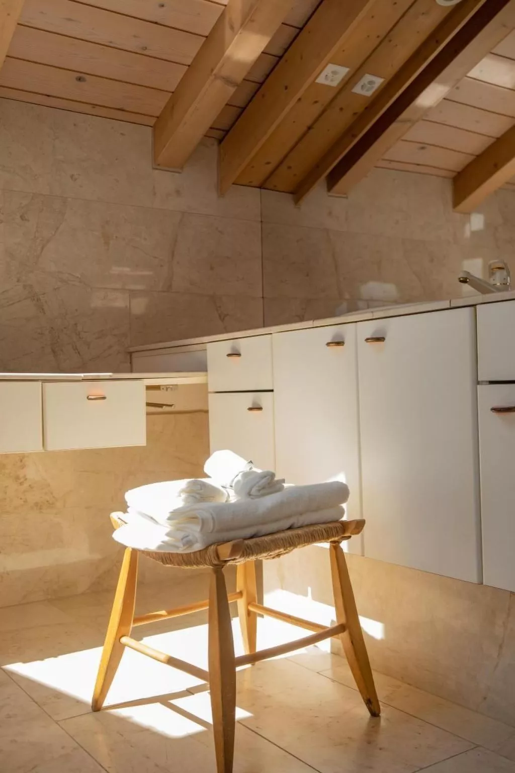 Chalet am See mit Panorama Aussicht-Binnen