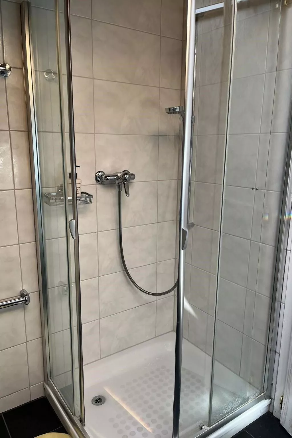 Helle und moderne Dachwohnung-Binnen