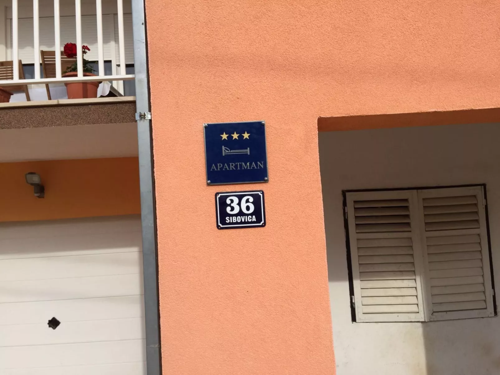 Moderne ap. 2 mit Pool und Grill in der Nähe von Split und Trogir-Buiten