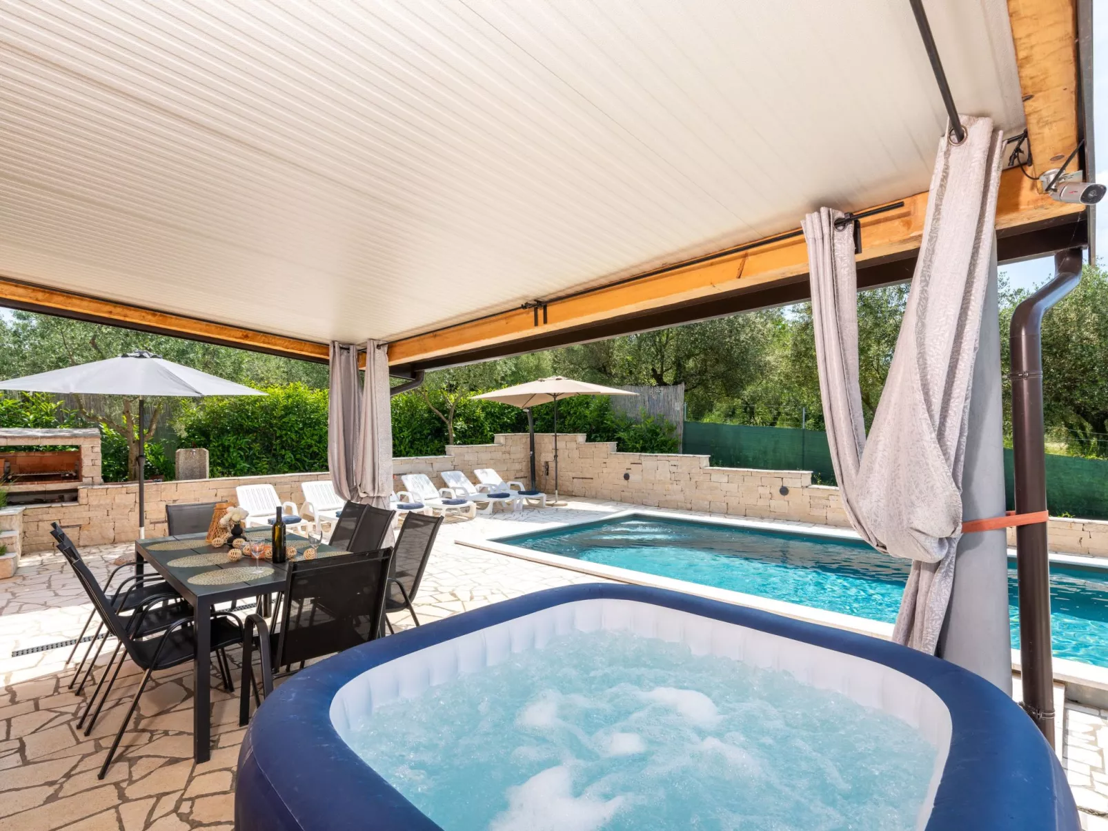 Villa Pendolina mit privatem Pool und Jacuzzi-Buiten
