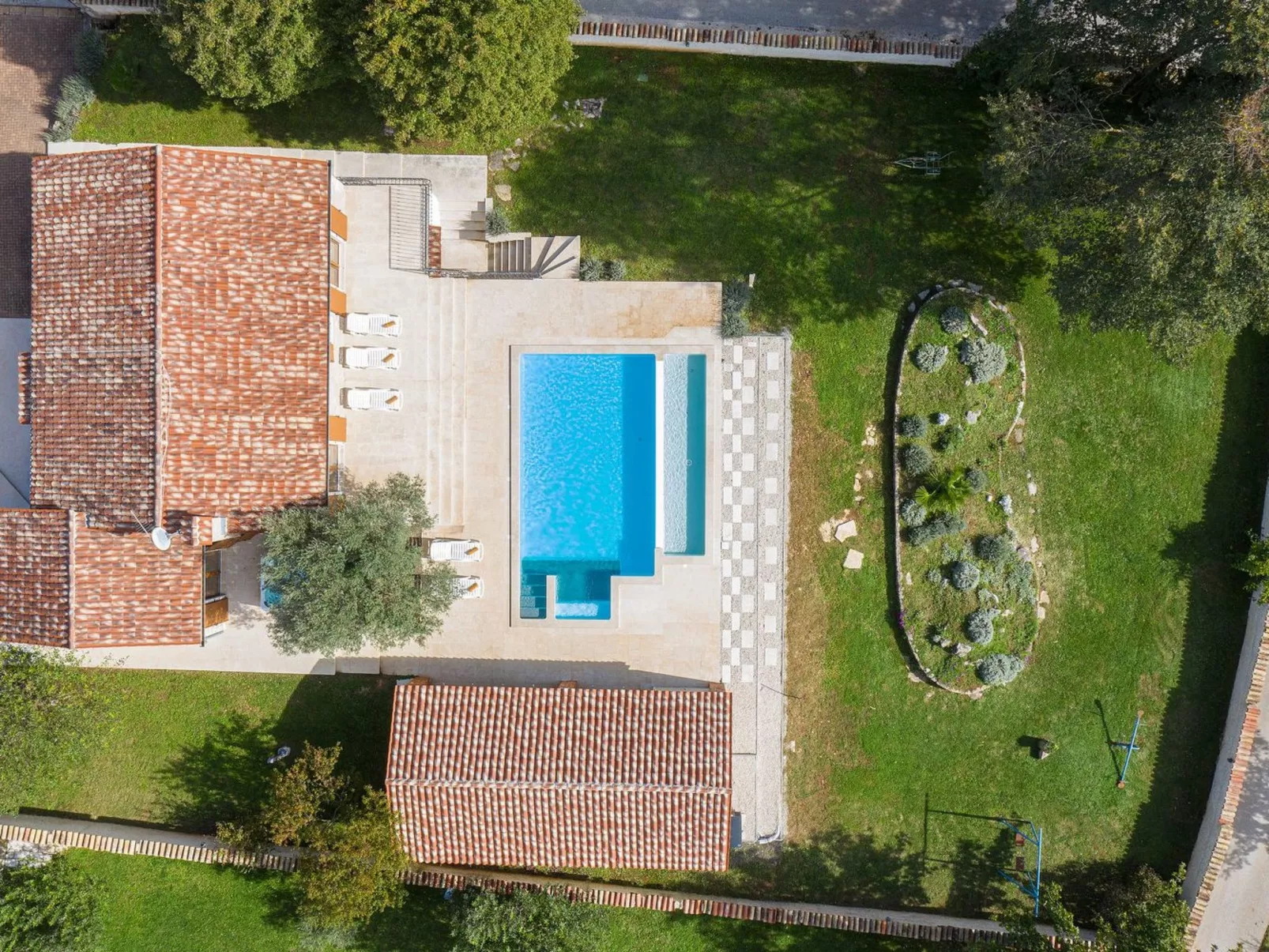 Haus in Bertoši mit privatem Pool-Buiten