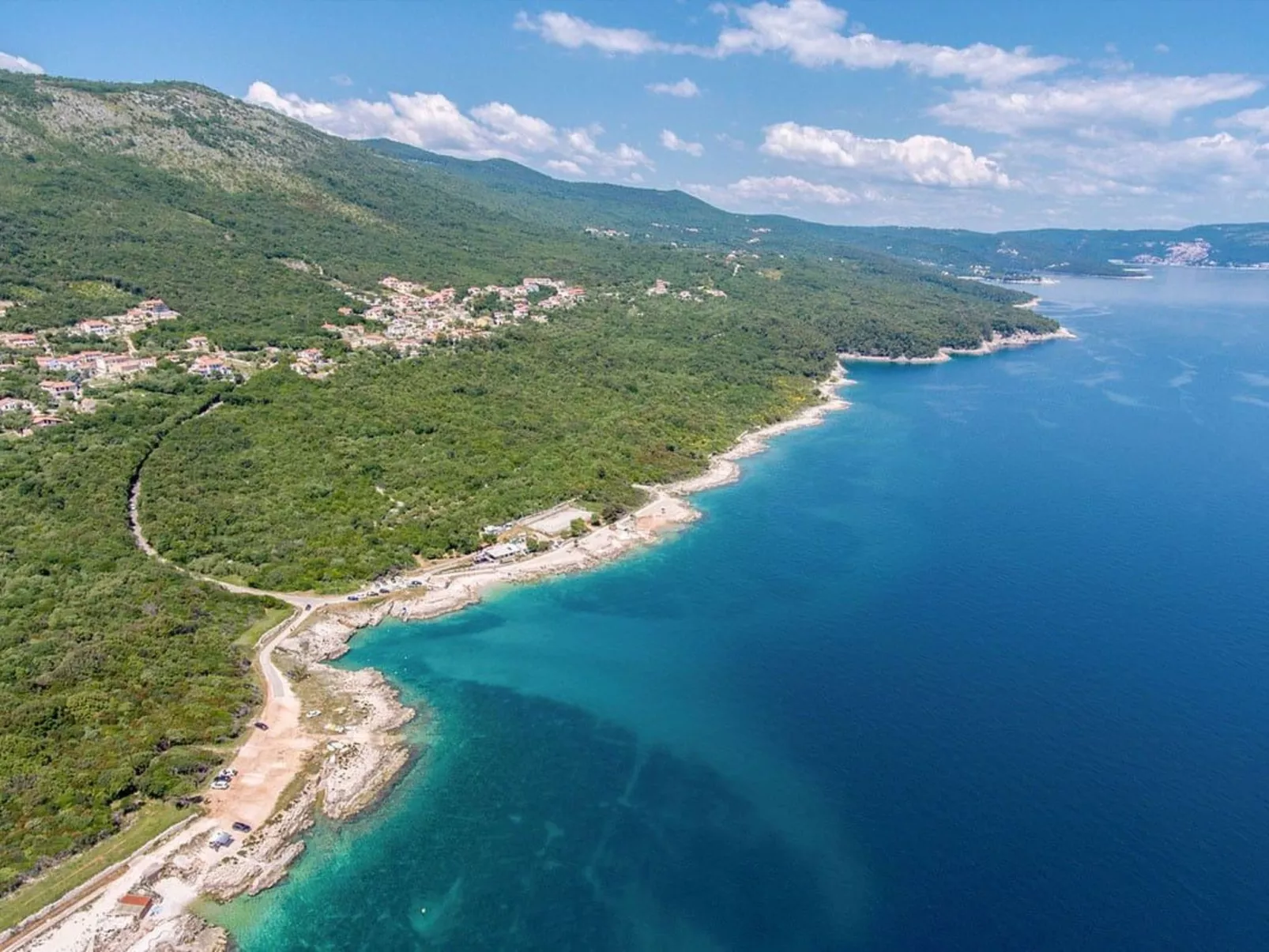 Villa Maggie mit Gemeinschaftspools-Buiten