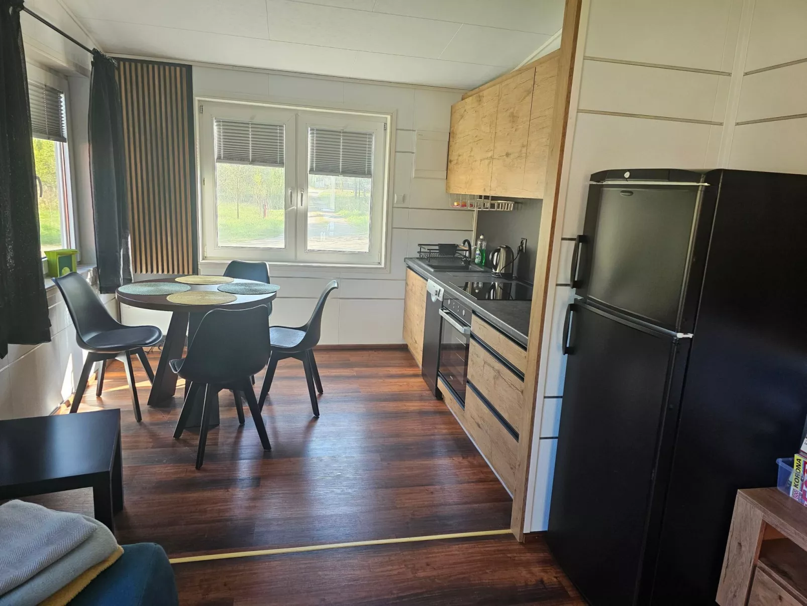 Ganzjährig bewohnbares Ferienhaus - grün-Binnen