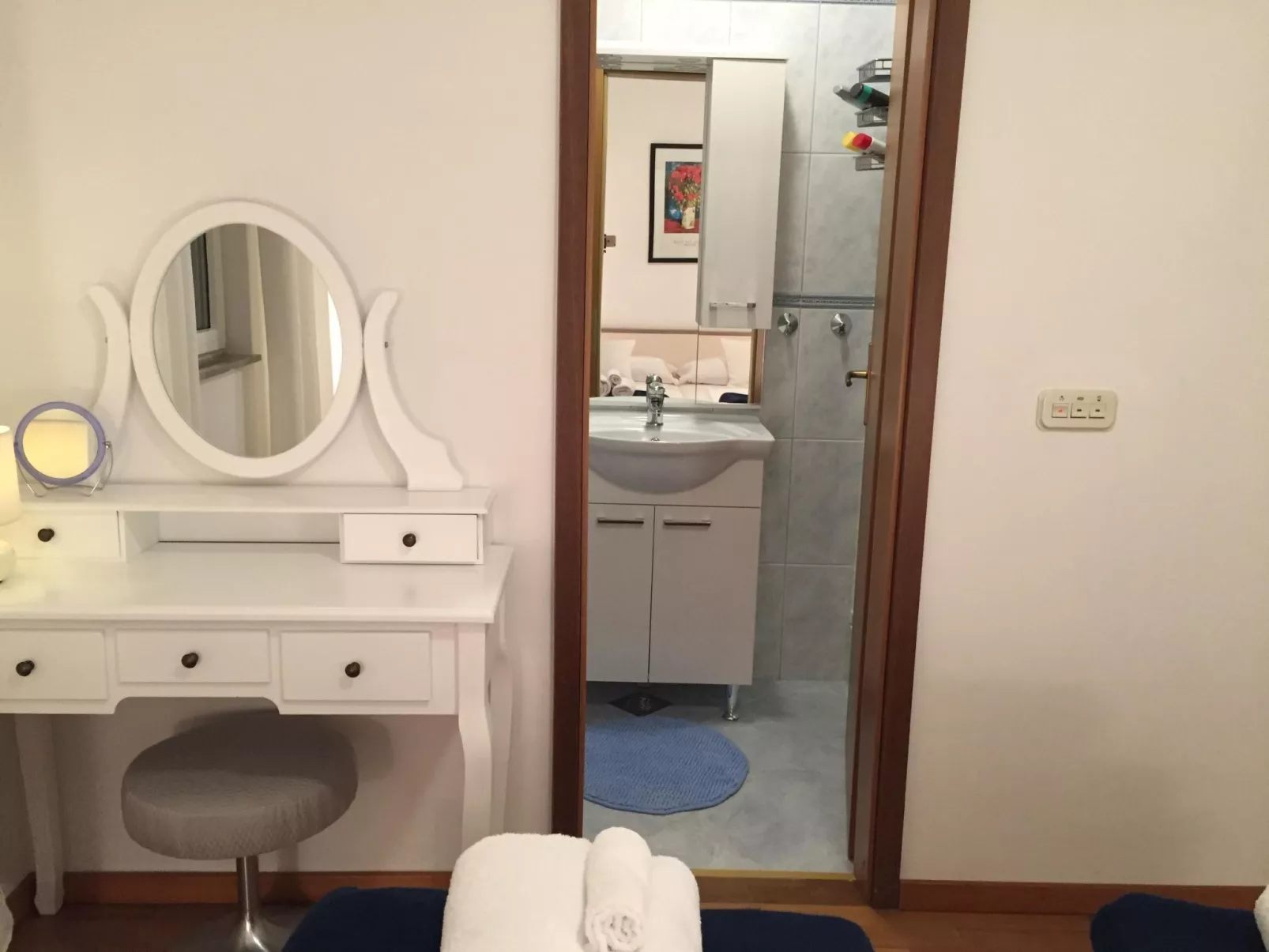 Modernes Ferienhaus in Dobropoljana mit Terrasse, Garten und Grill-Binnen