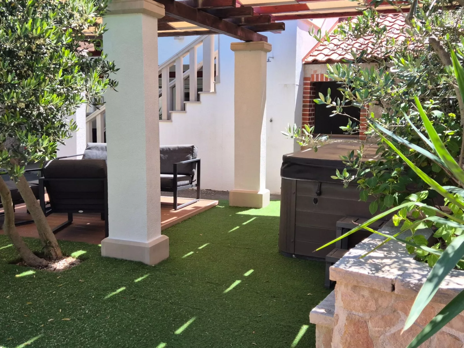 Komfortables Haus in Selca mit privatem Parkplatz-Binnen