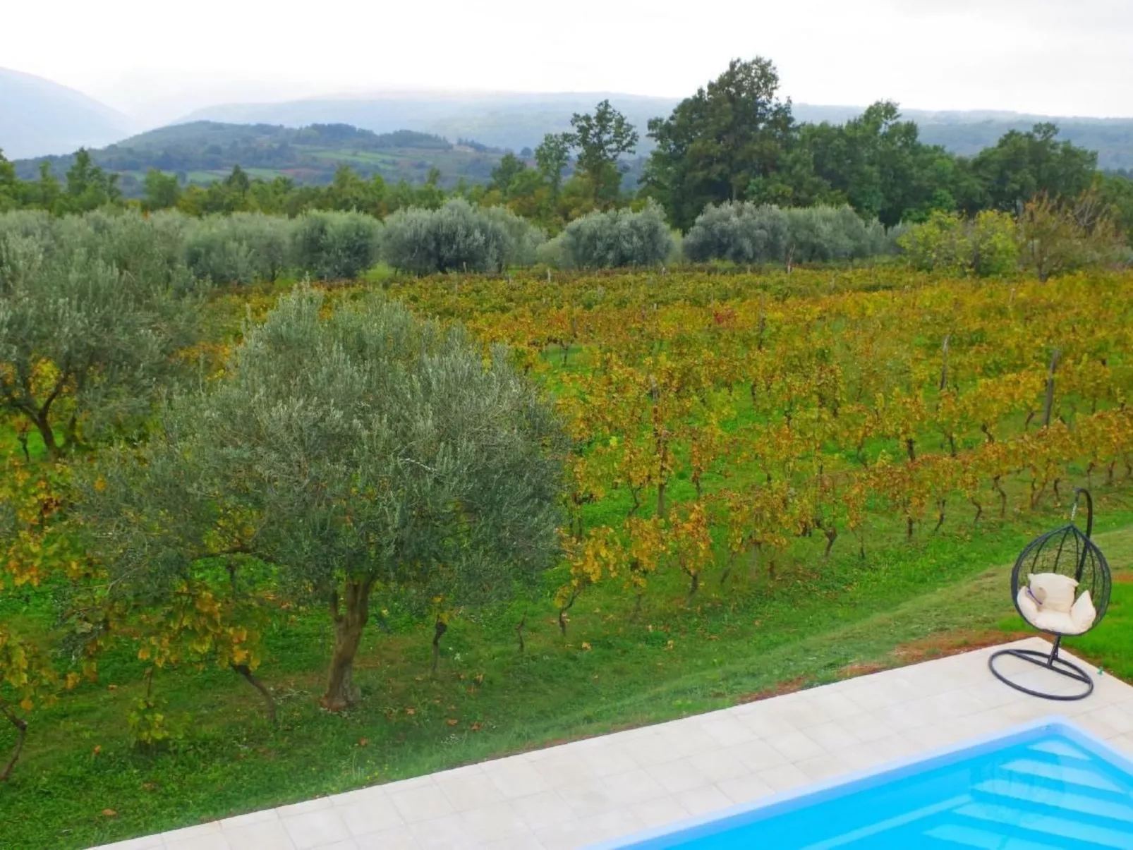 Wohnung mit privatem Pool und herrlicher Aussicht-Buiten