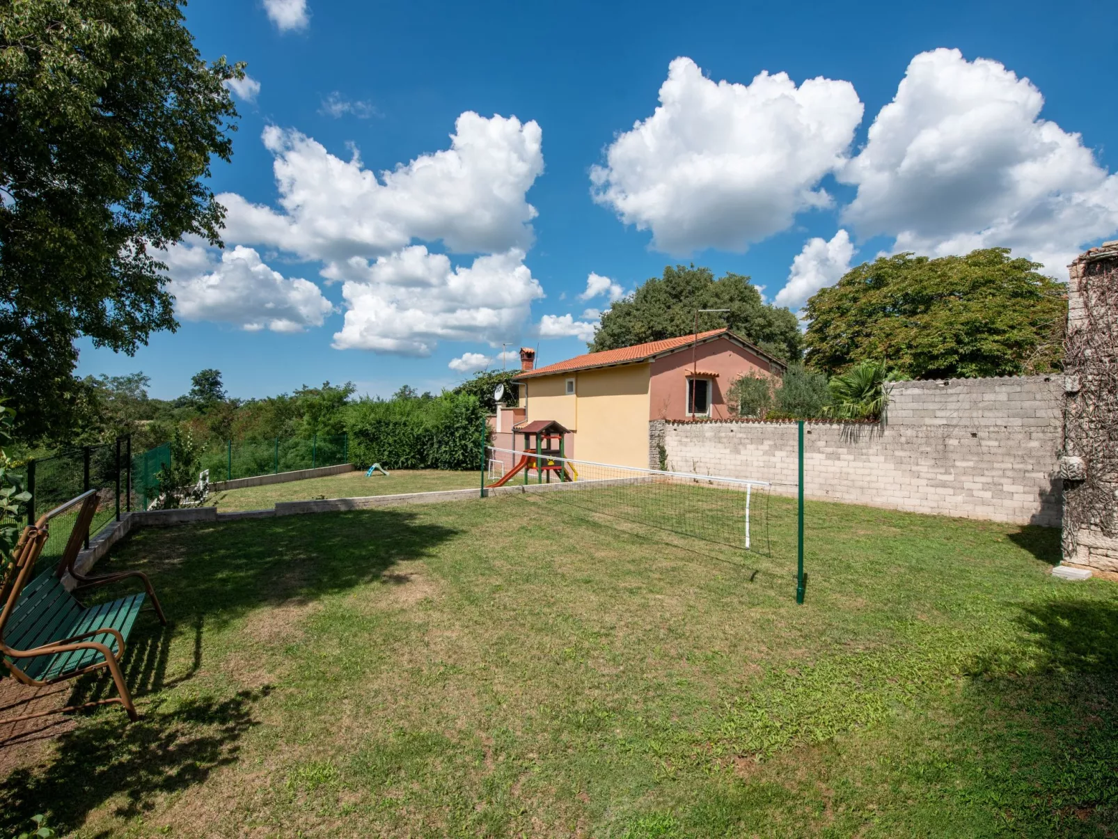 In Krculi mit Privatem Pool-Buiten