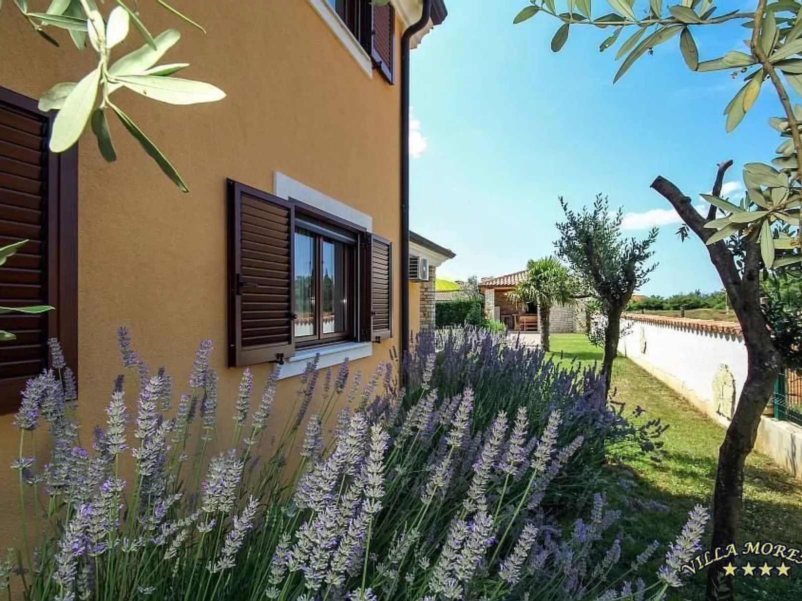 Schöne Ferienvilla Morena mit Pool-Buiten