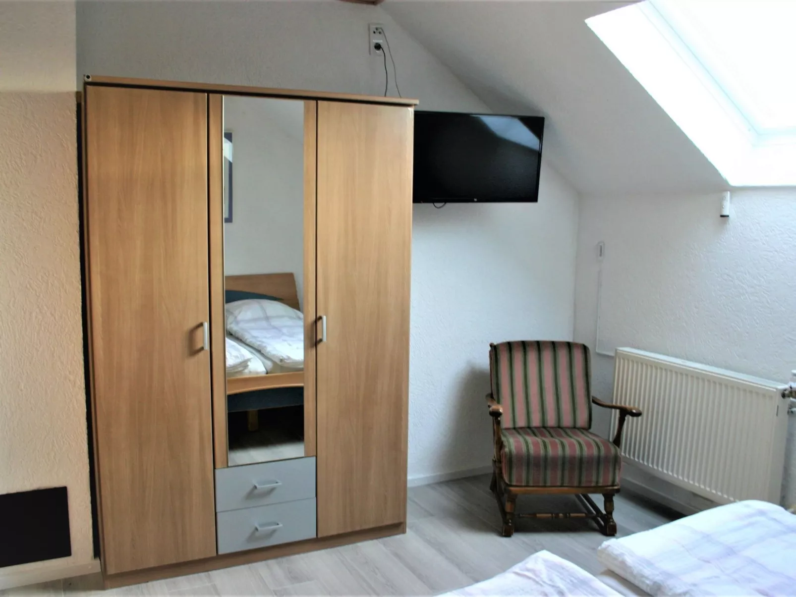 Helle Ferienwohnung in Mehren mit Eigenem Garten-Binnen