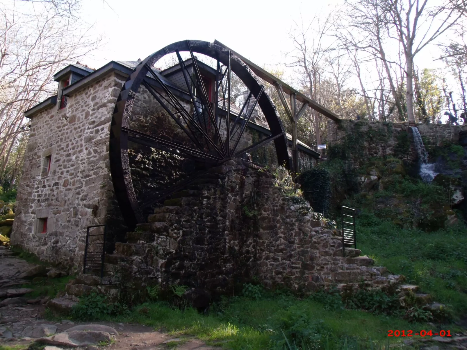 Gîte du four à pain (Unterkunft im Brotofen)-Buiten