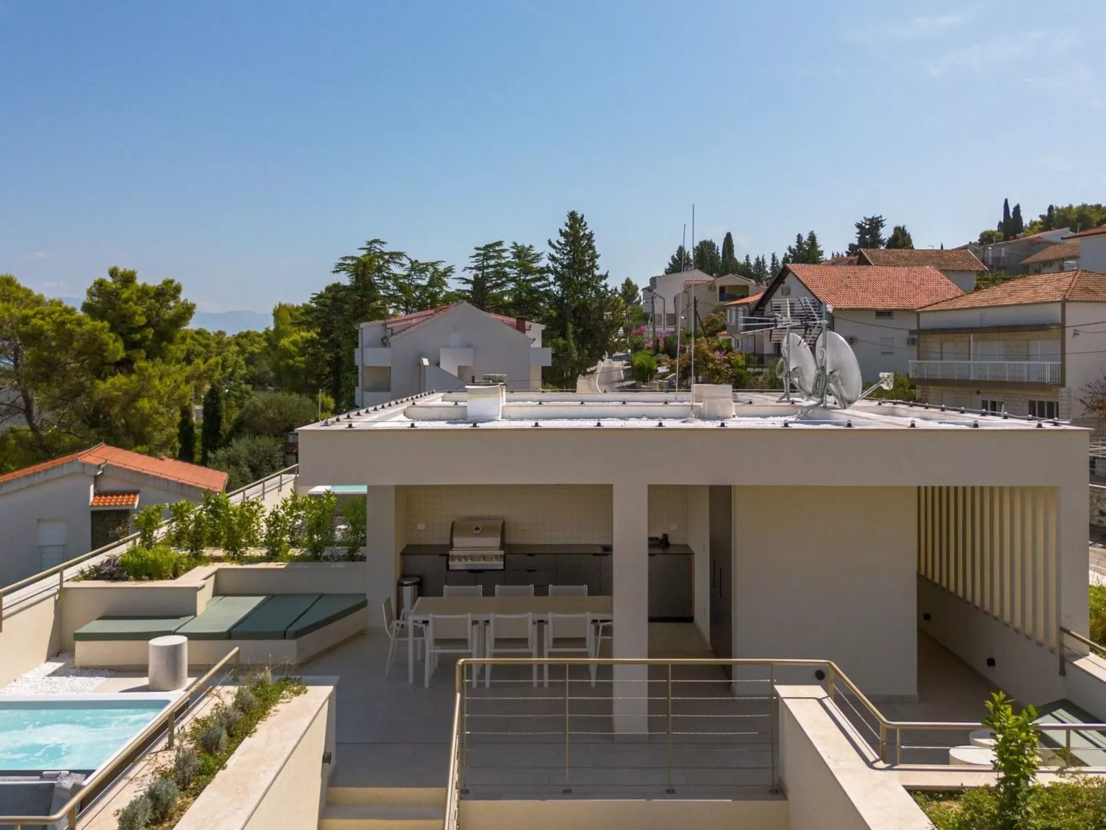 Luxuriöse Villa Aqua-Buiten