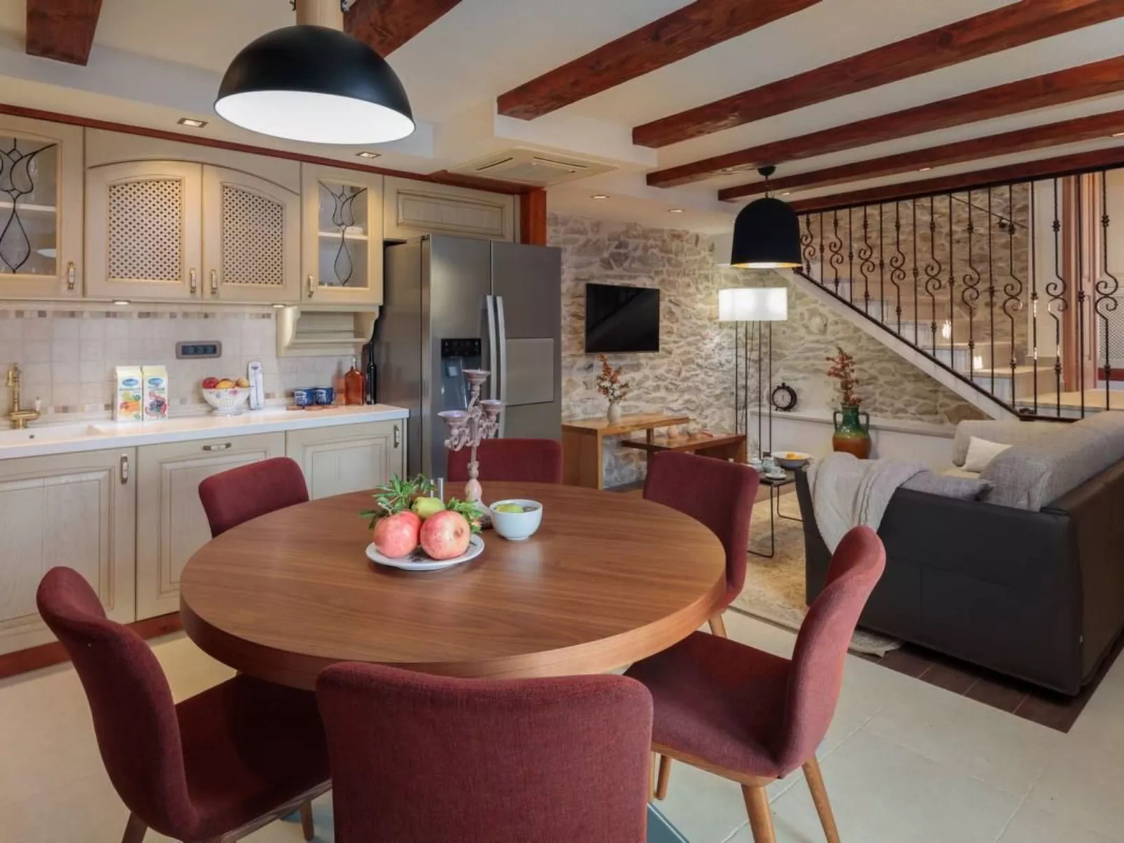 Villa Josipovi Dvori-Binnen