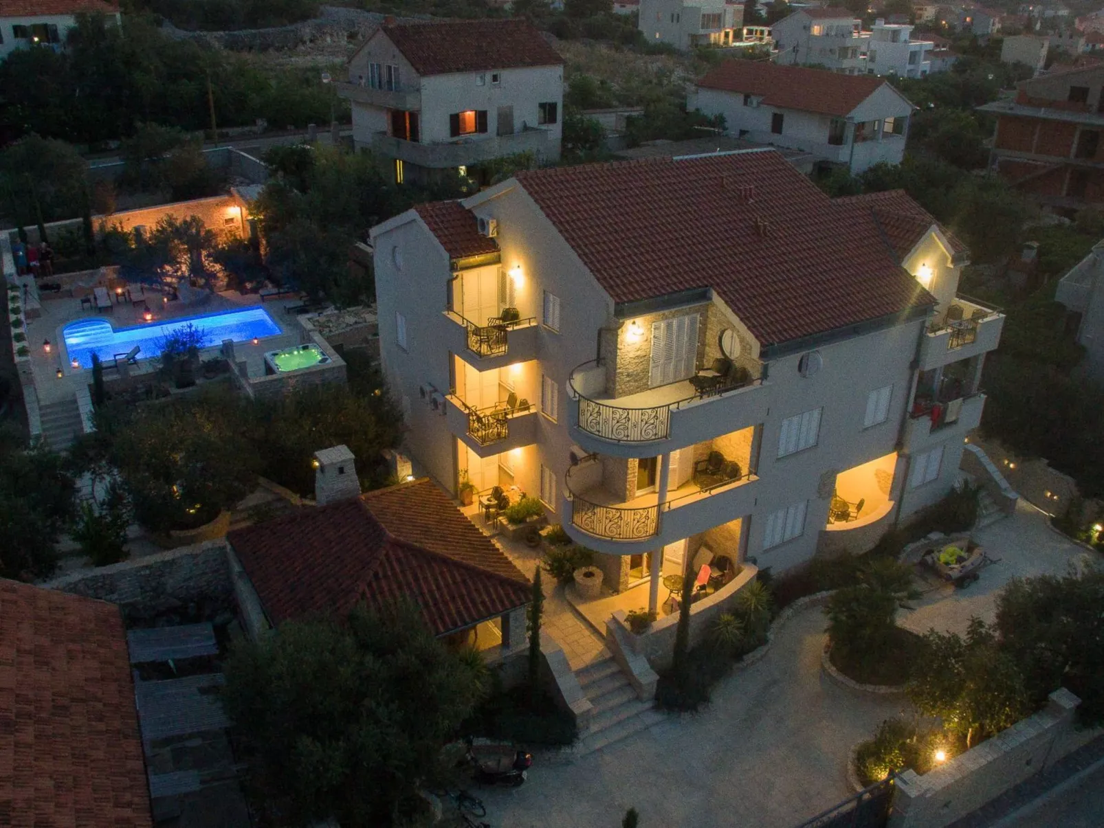 Wohnung für 4 Personen mit Pool-Image-tags.info