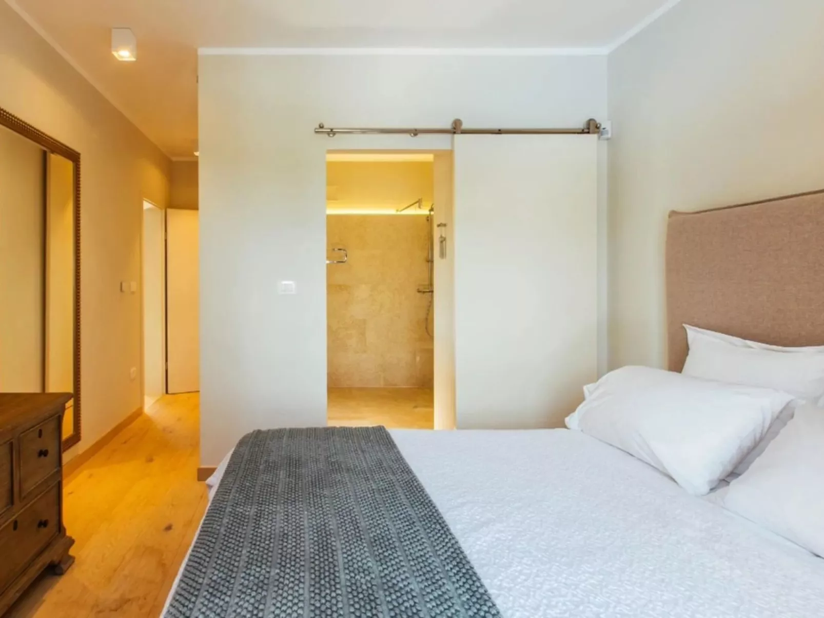 Villa Arabela mit 4 Schlafzimmern, in der Nähe von Porec-Binnen