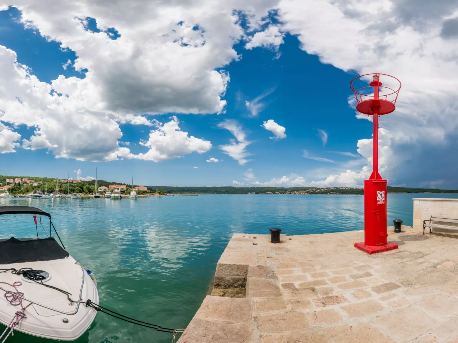 Mit Klimaanlage und Balkon-Buiten
