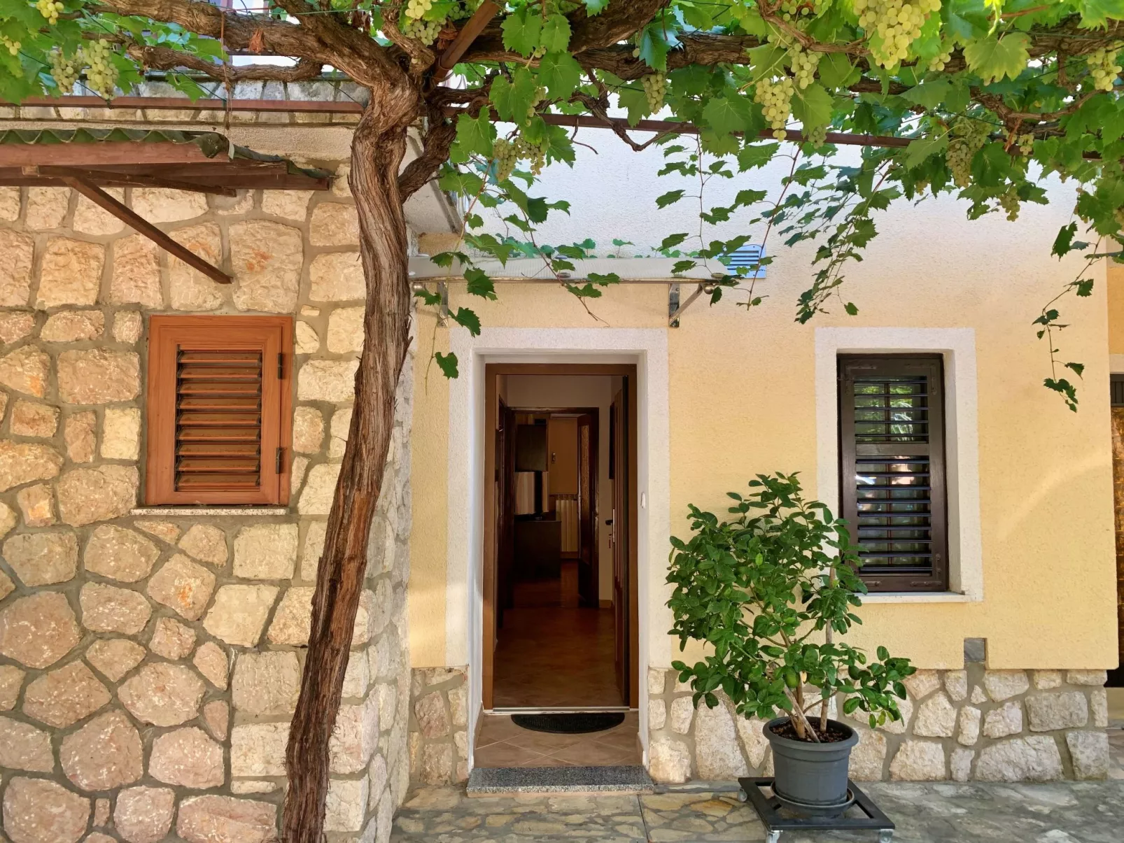 Apartment Santic-Buiten