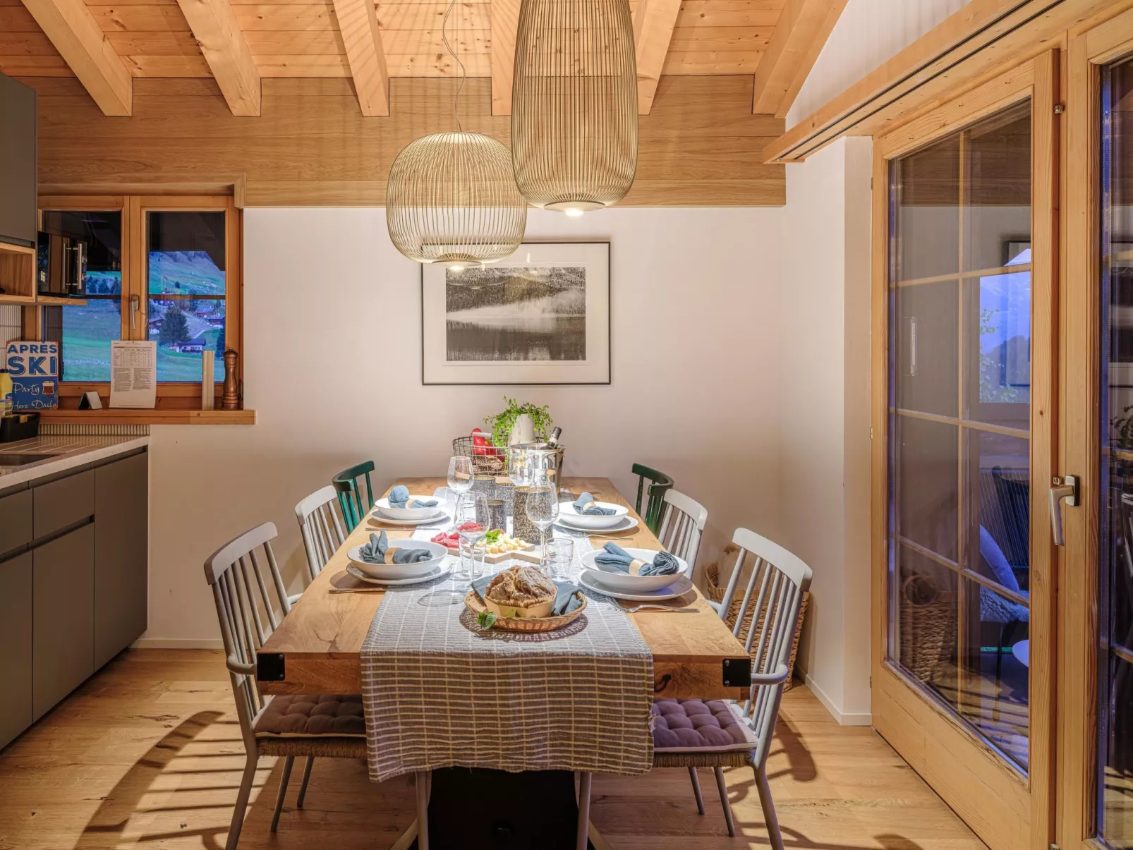 Blue Alpine Lodge-Binnen