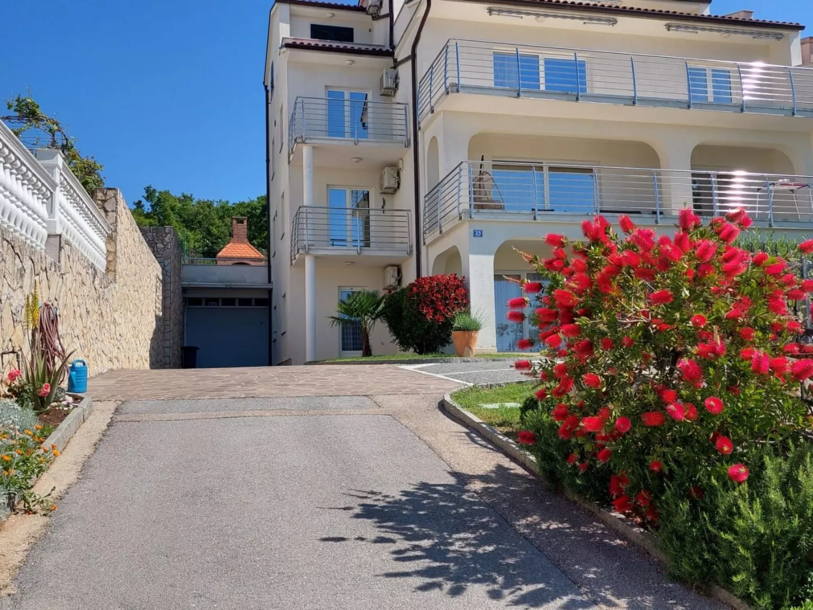 Appartement Studio mit Terrasse-Buiten