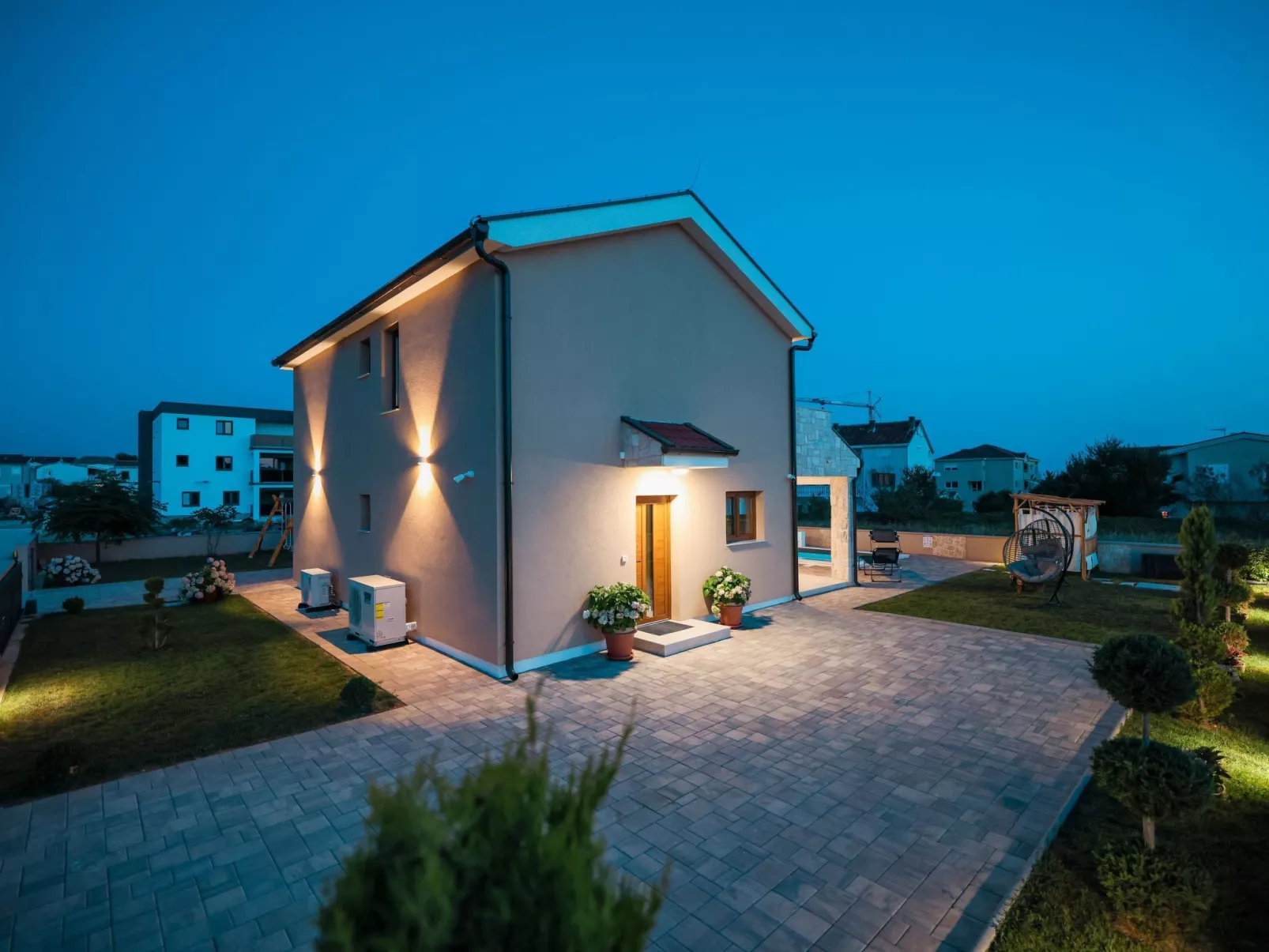 Villa mit beheiztem Pool in der Nähe des Meeres-TA Leut Agency-Buiten