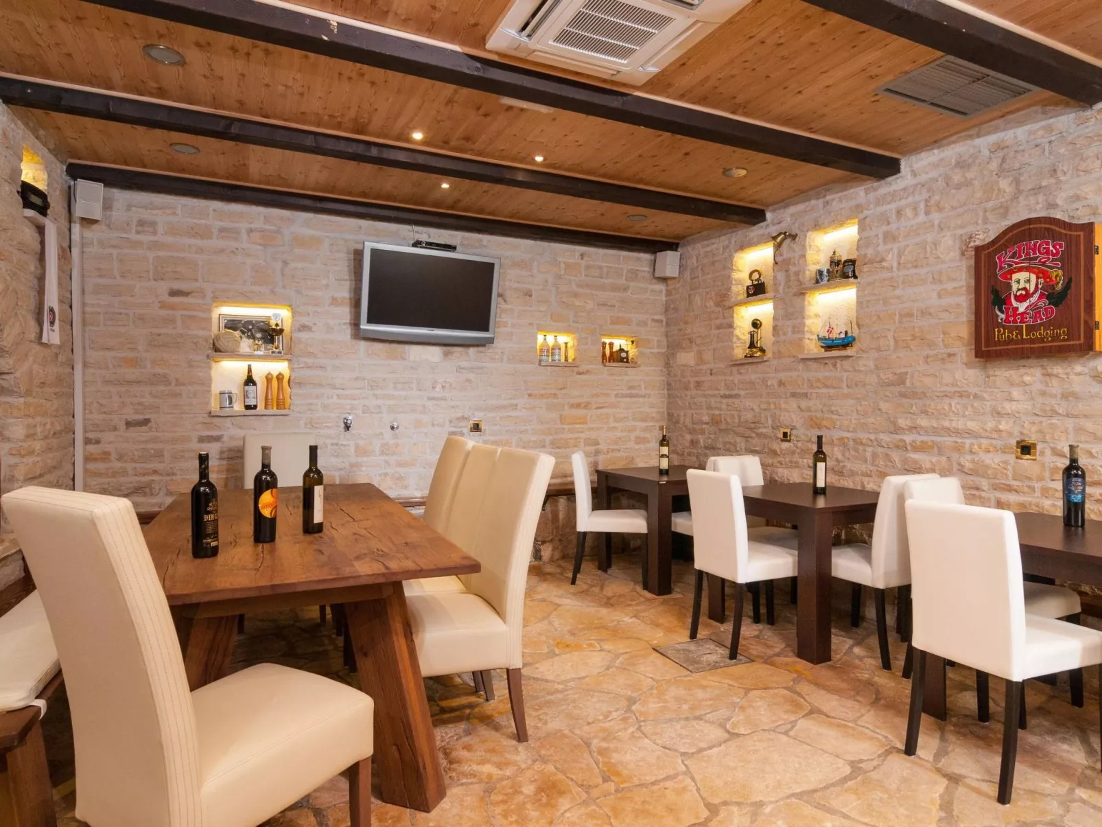 Große Ferienwohnung in Omiš mit Privatem Balkon-Binnen