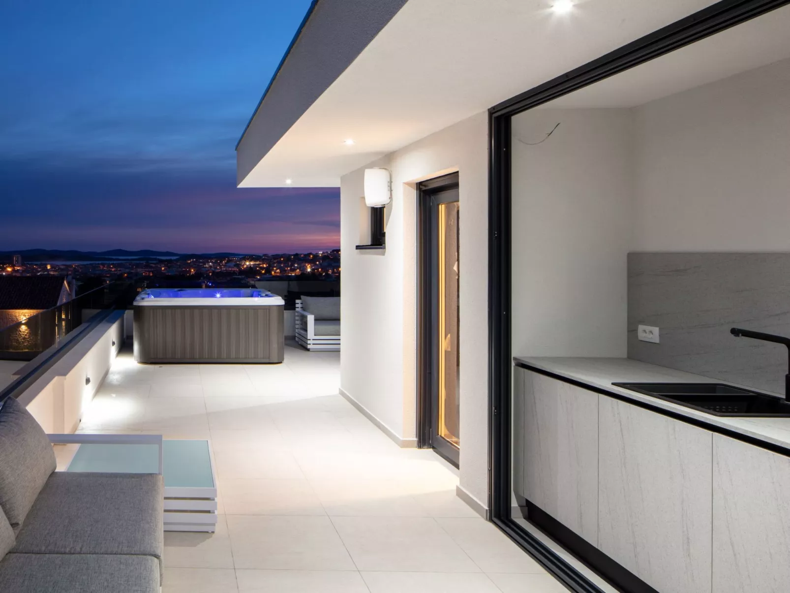 Villa Vodice Sky für 8 Gäste-Binnen