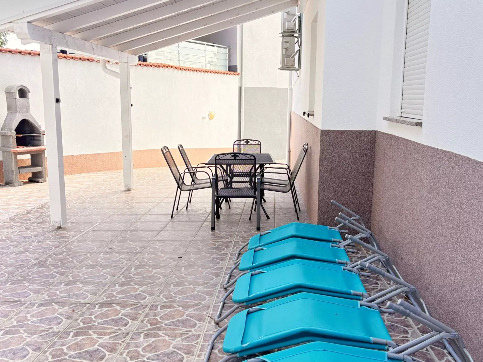 "Vila Chiara" mit Pool-Buiten