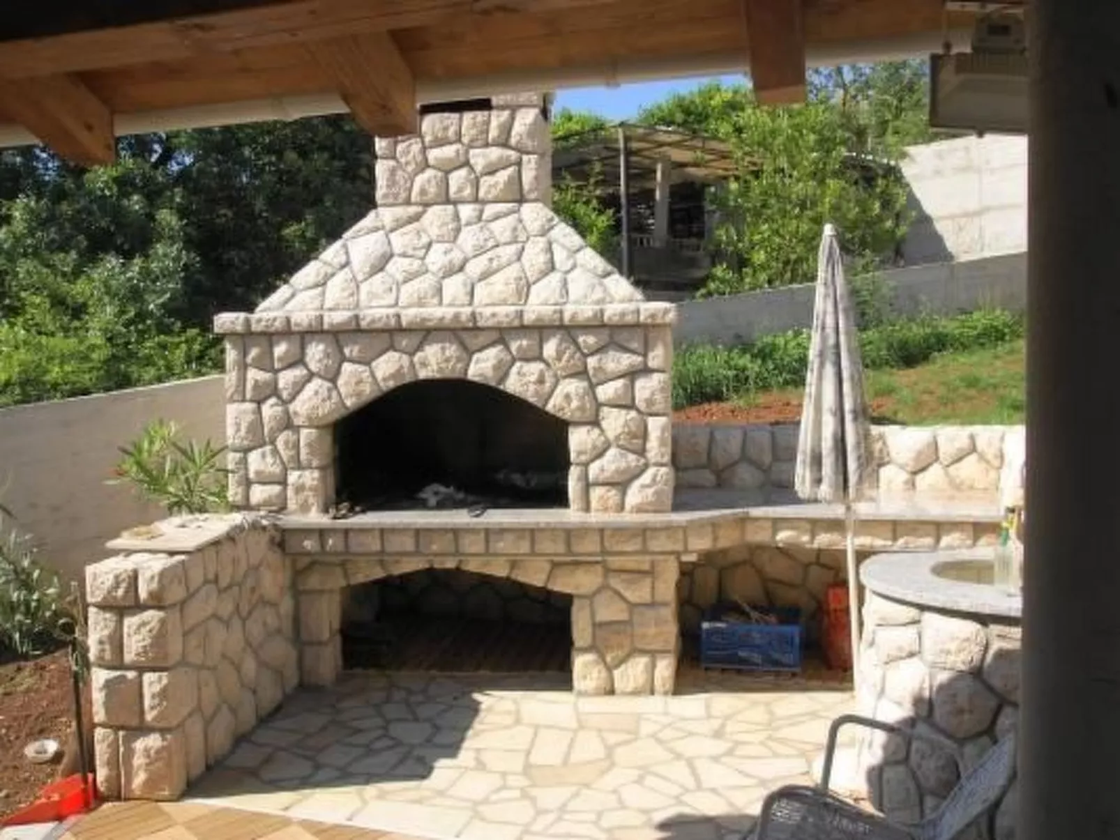 Wohnung für 6 Personen mit Terrasse und Meerblick-Buiten