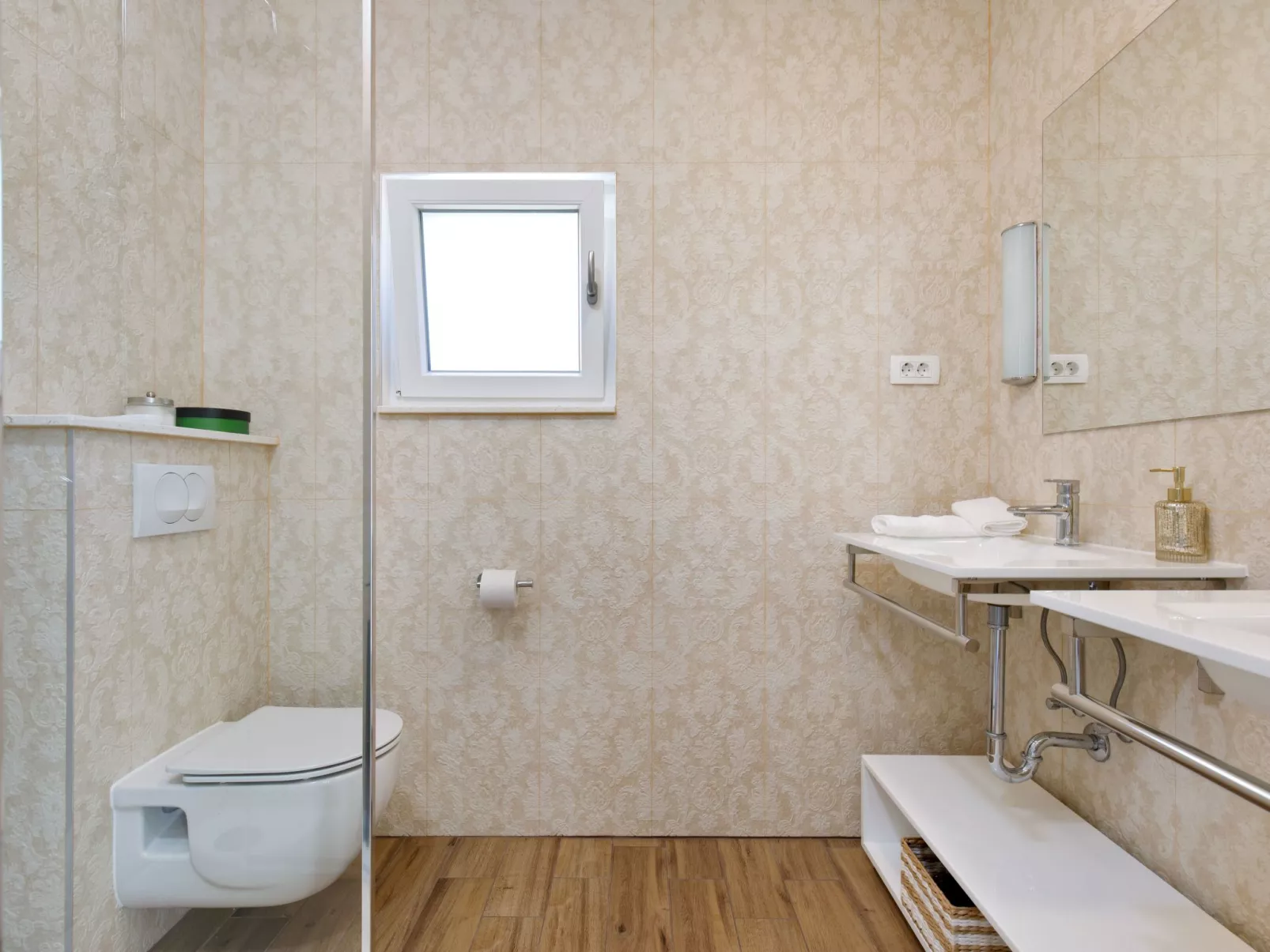 "Villa Anadea" mit Whirlpool-Binnen